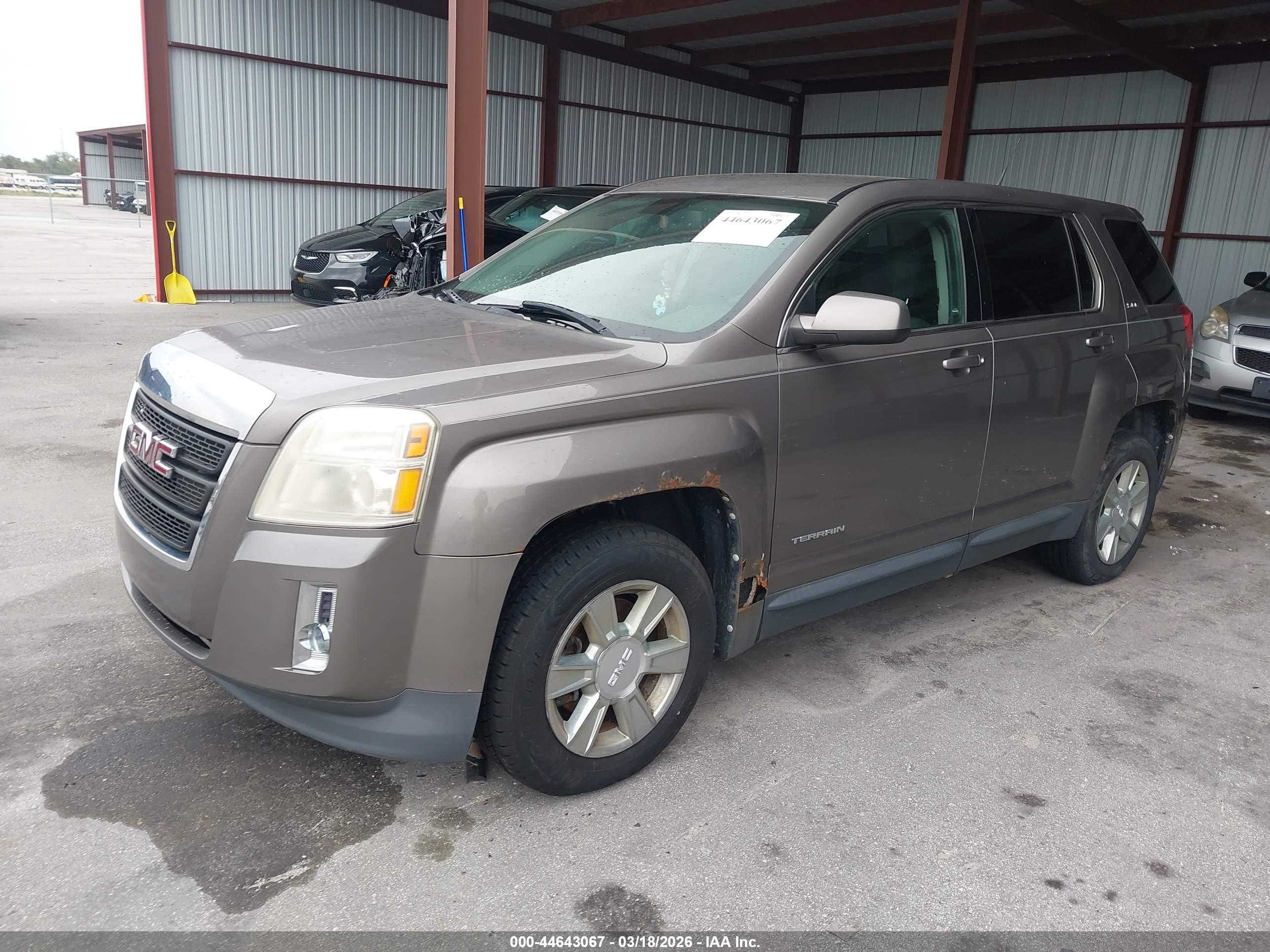 GMC TERRAIN image 2