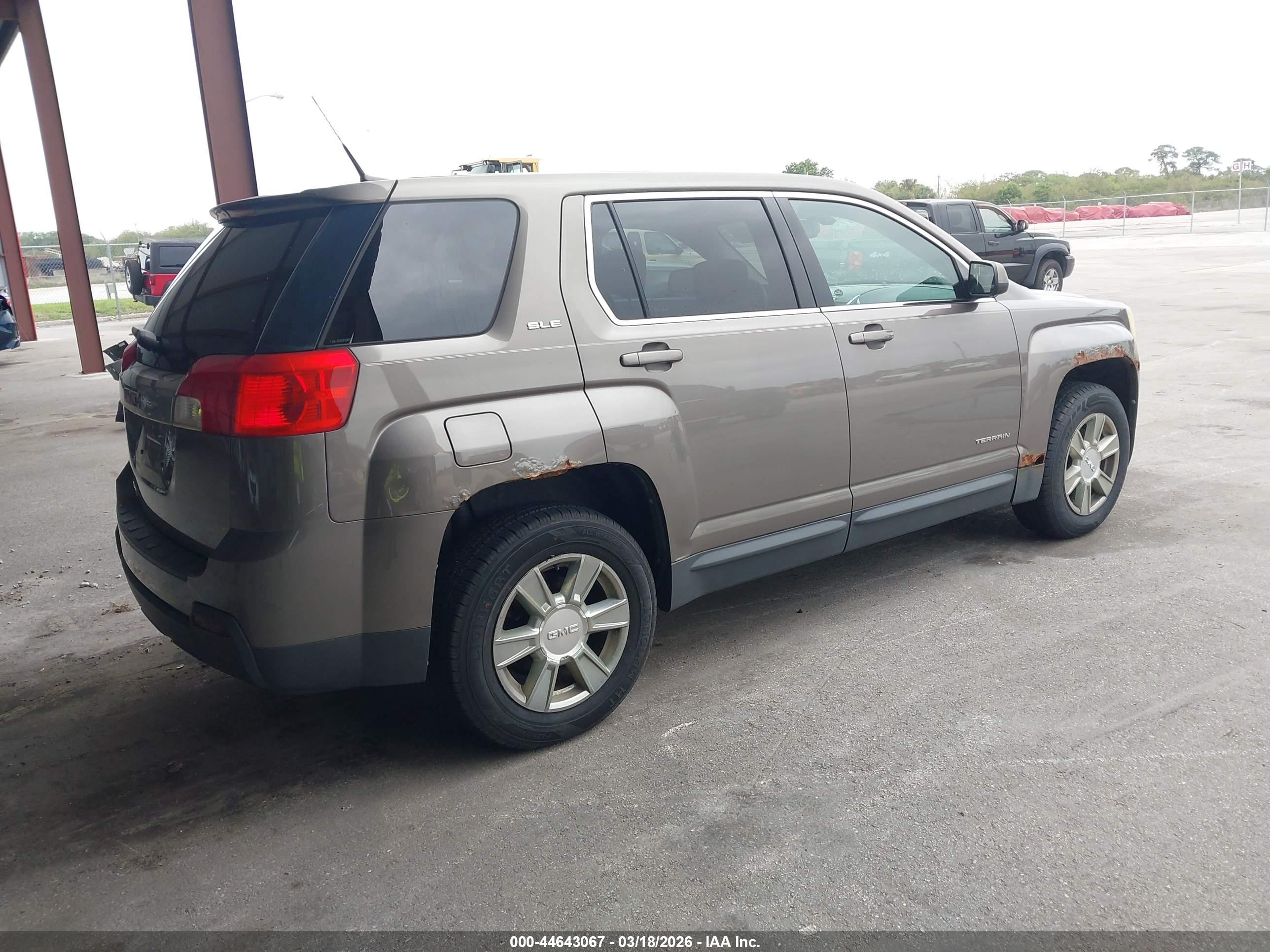 GMC TERRAIN image 4