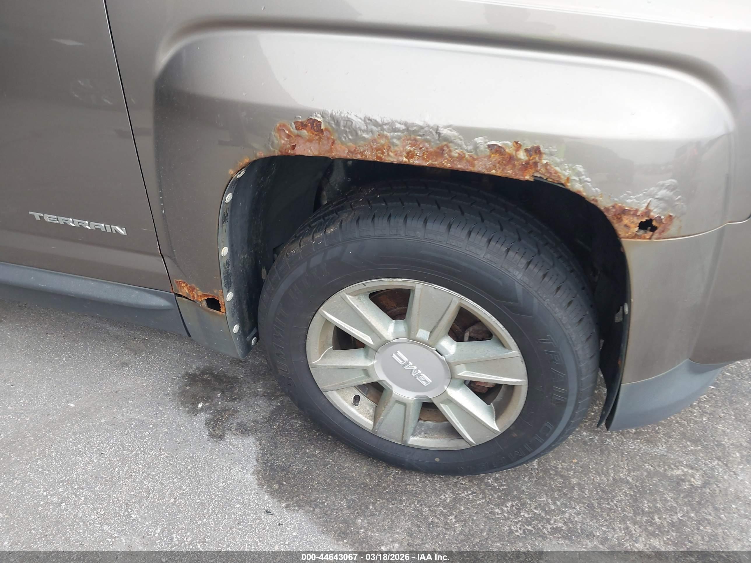 GMC TERRAIN image 6