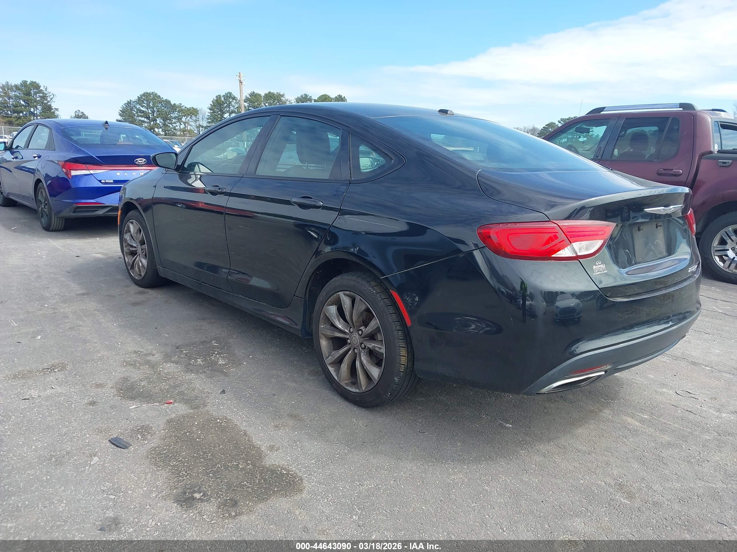 CHRYSLER 200 image 3