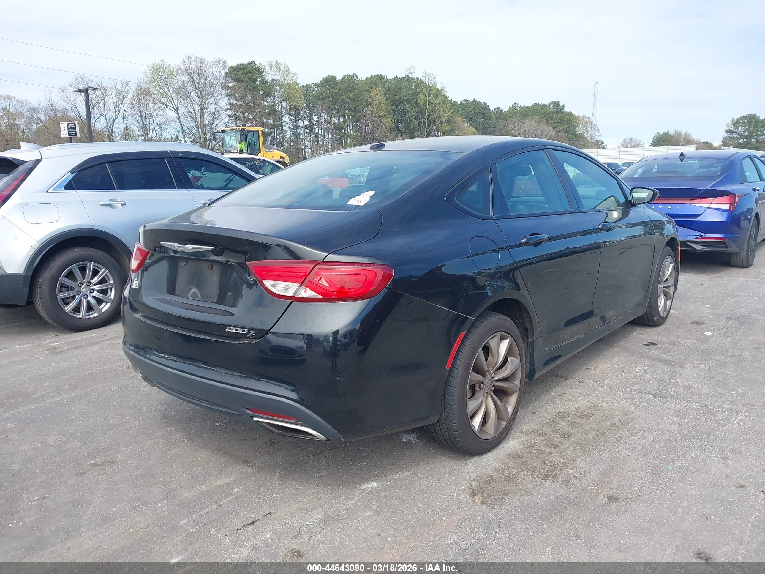 CHRYSLER 200 image 4