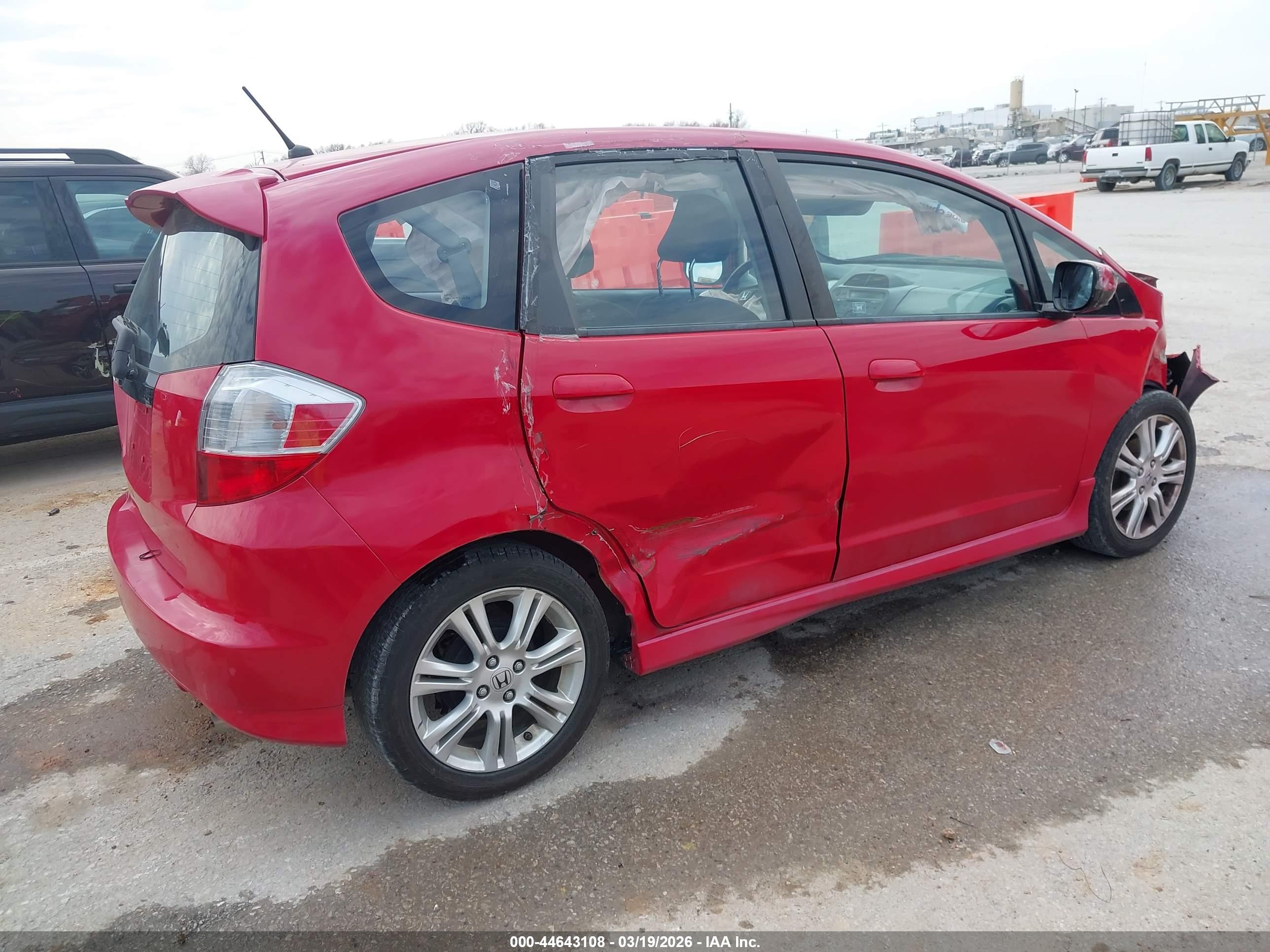 HONDA FIT image 4