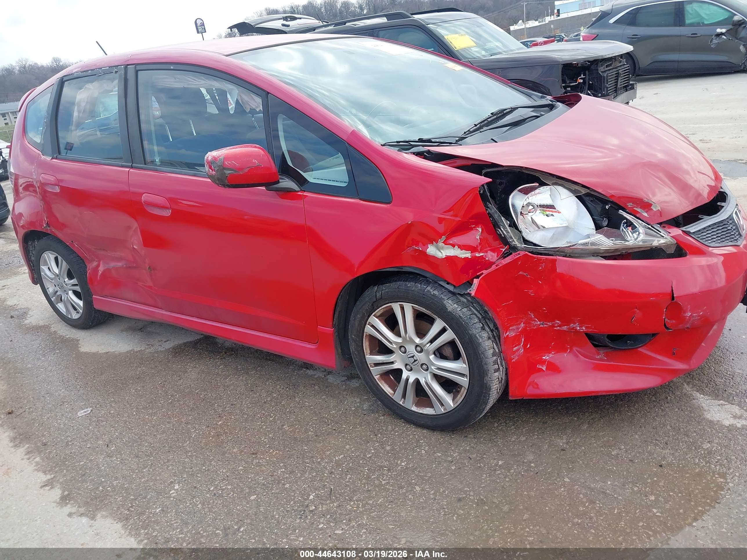 HONDA FIT image 6