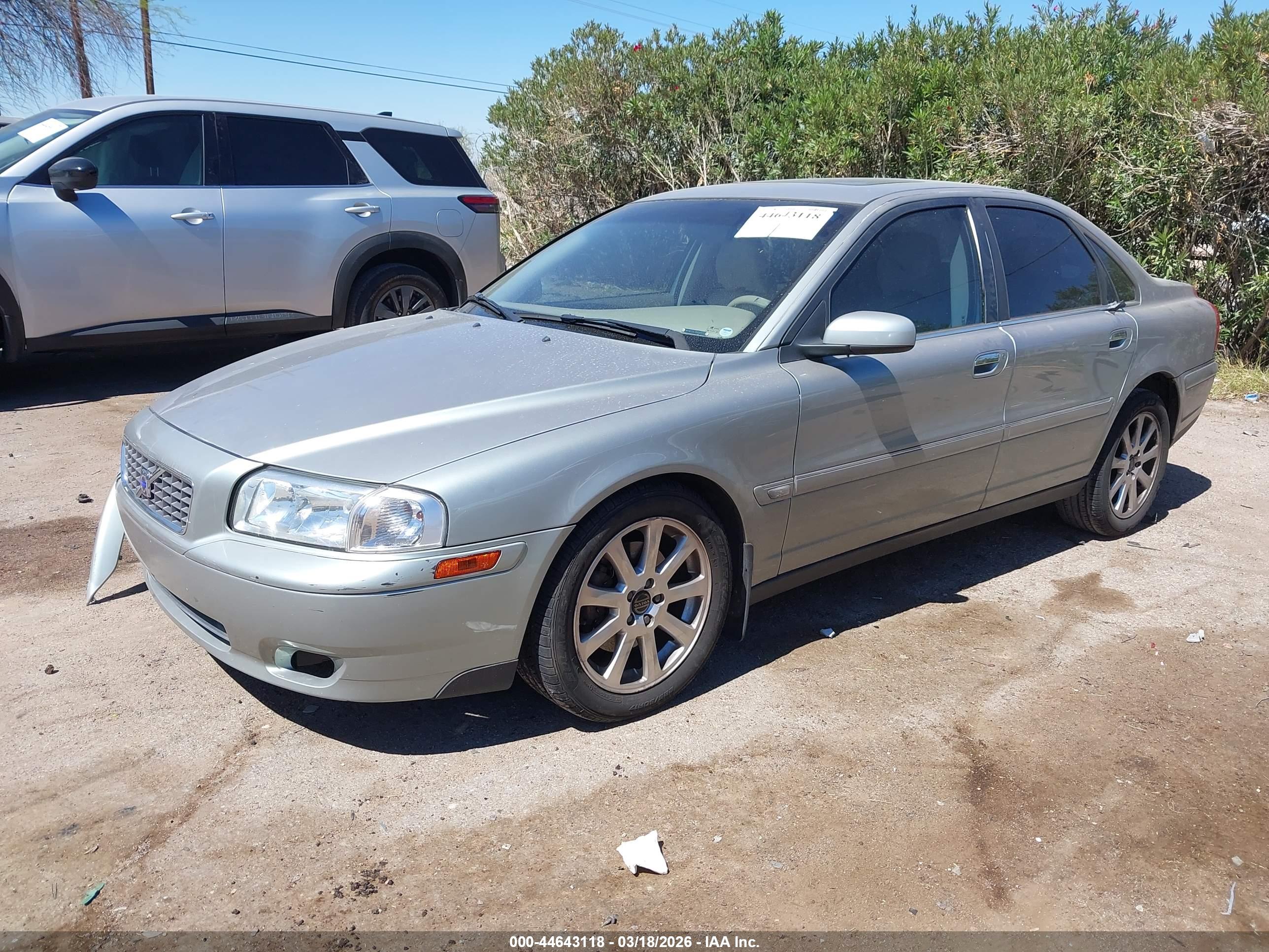VOLVO S80 image 2