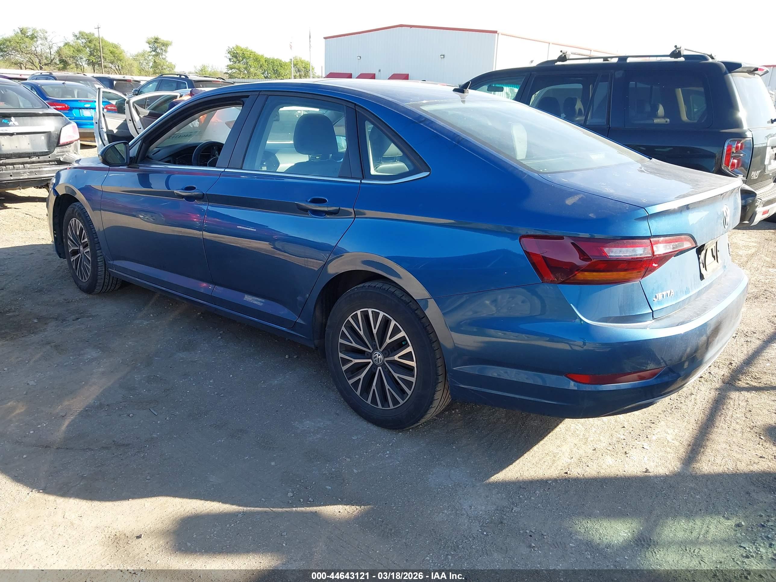 VOLKSWAGEN JETTA image 3