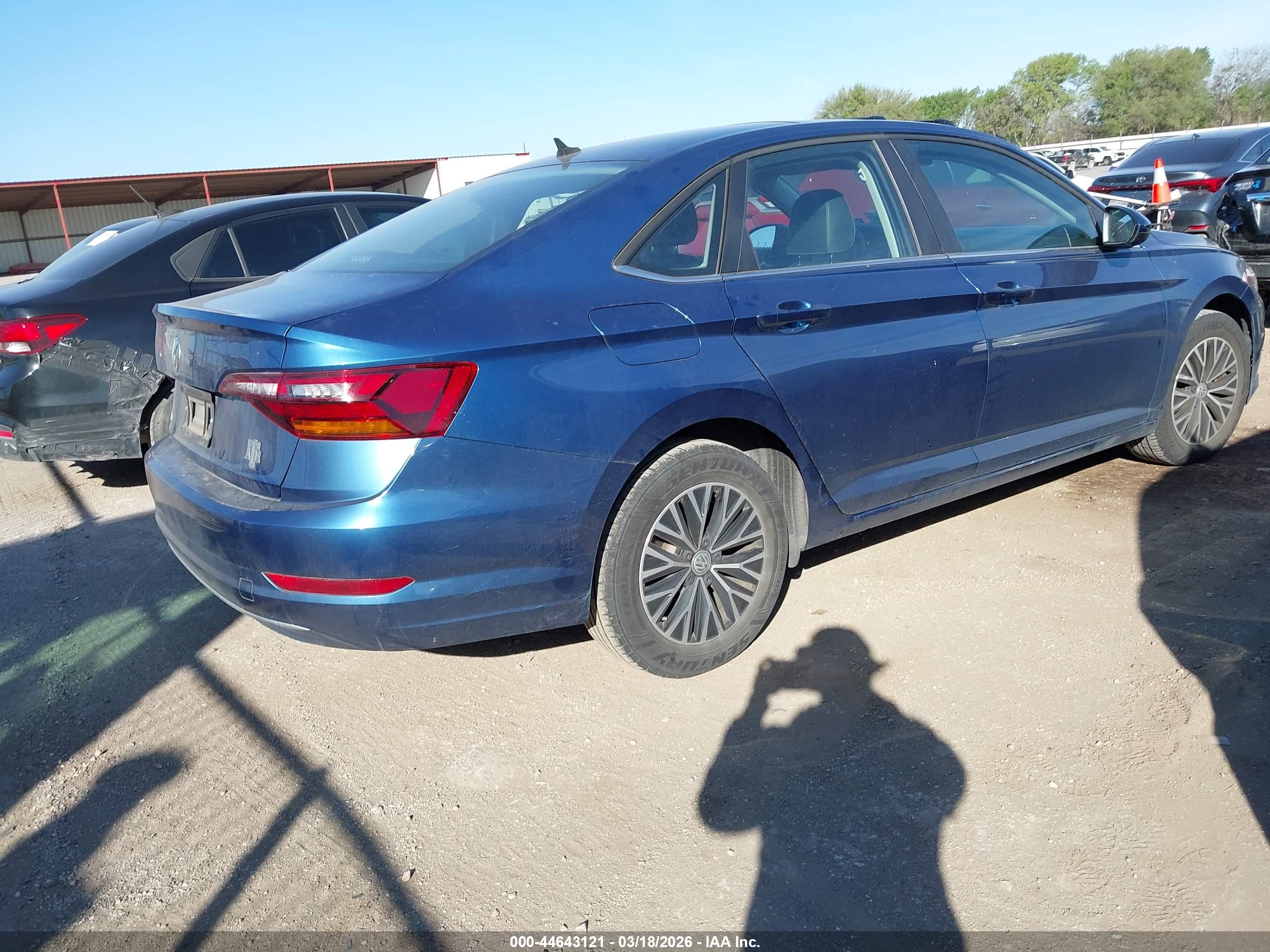 VOLKSWAGEN JETTA image 4