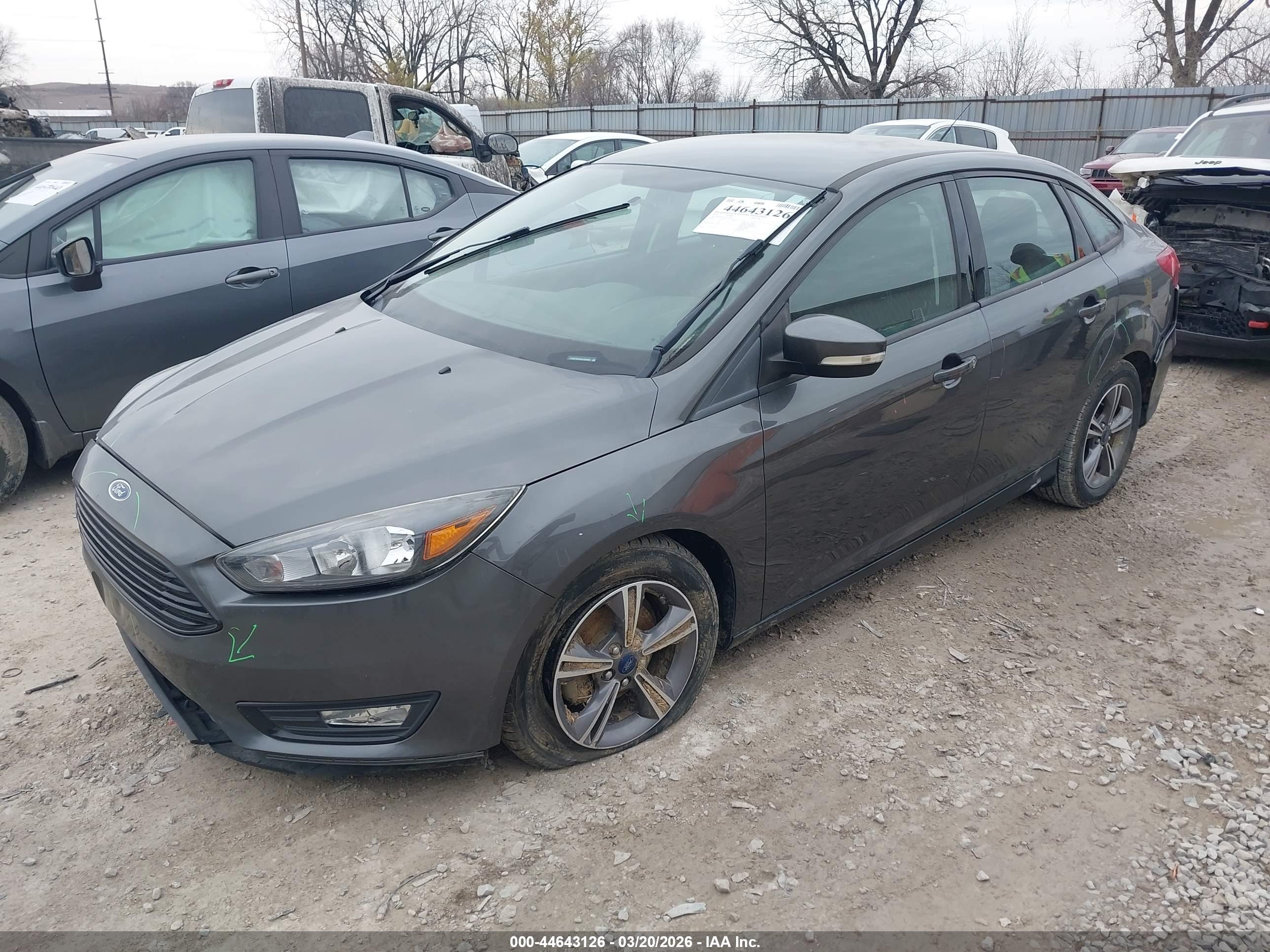 FORD FOCUS image 2