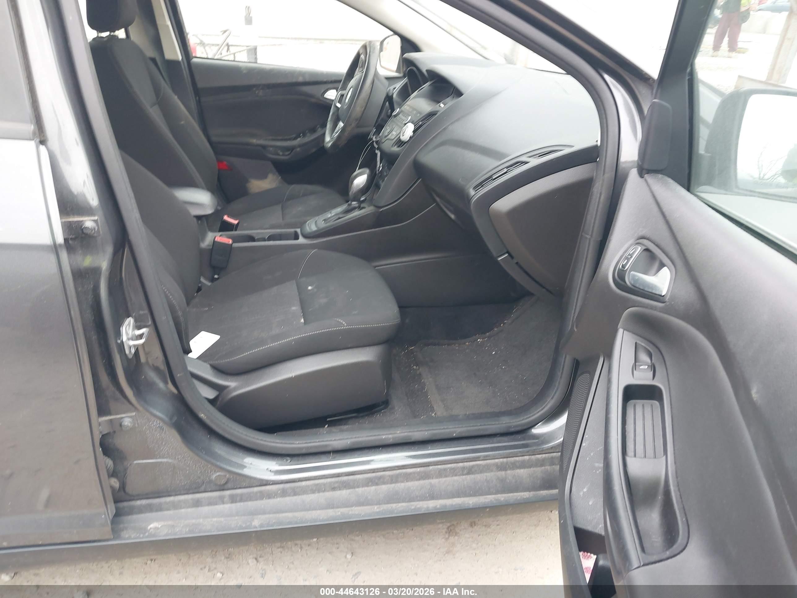FORD FOCUS image 5