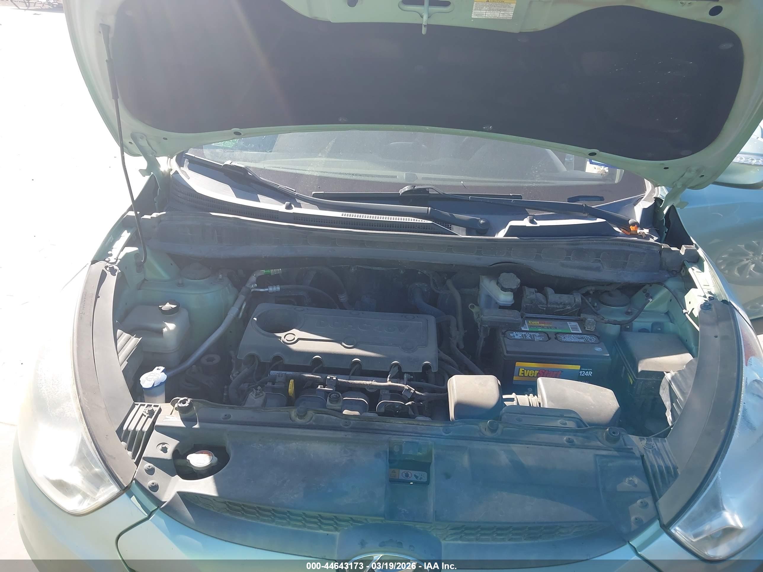 HYUNDAI TUCSON image 10