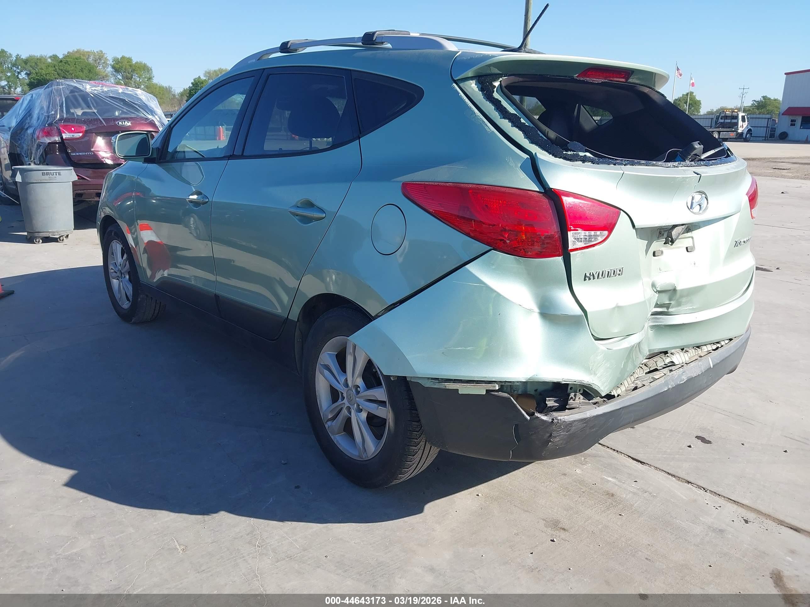 HYUNDAI TUCSON image 3