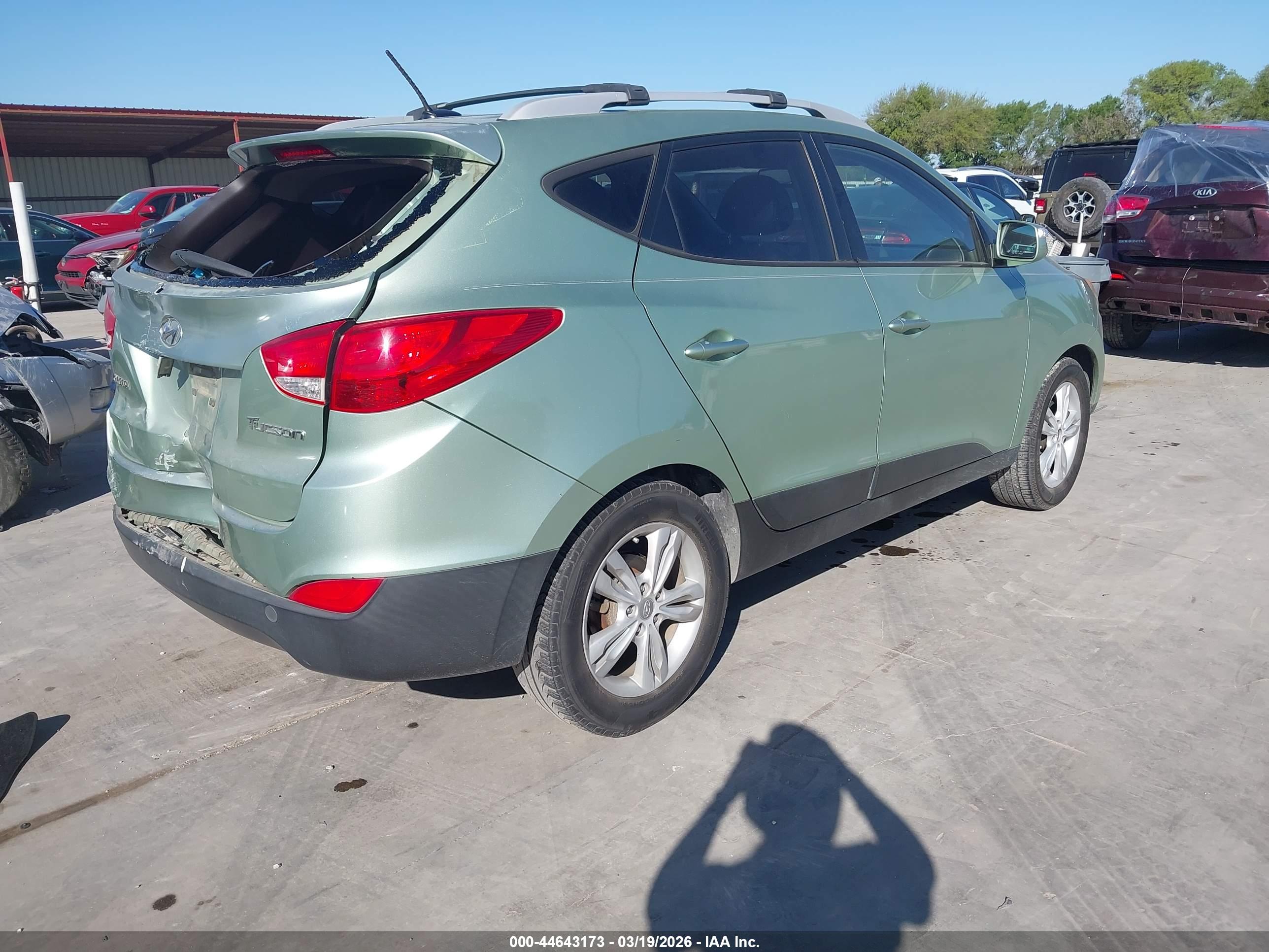 HYUNDAI TUCSON image 4