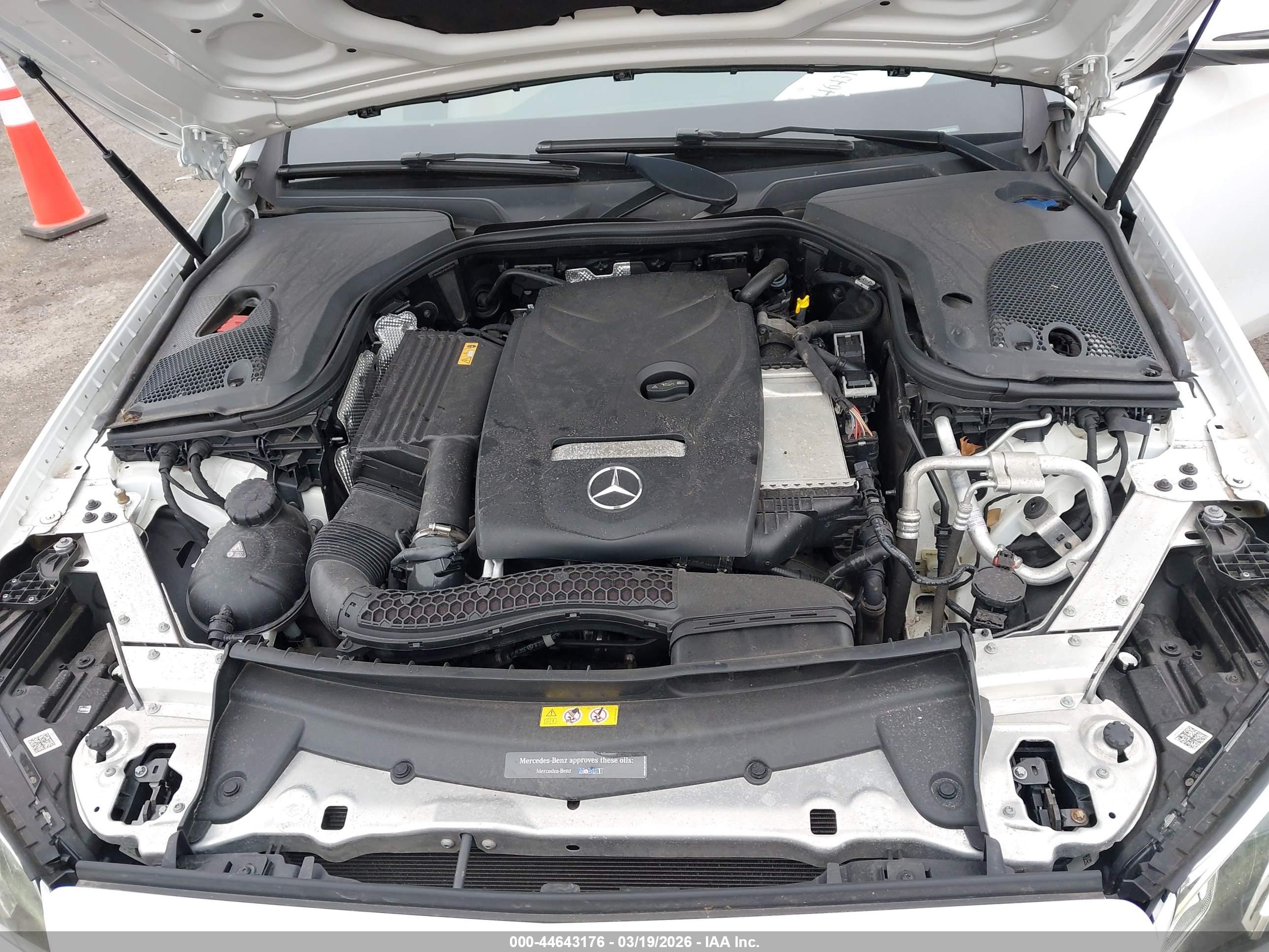 MERCEDES-BENZ E image 10