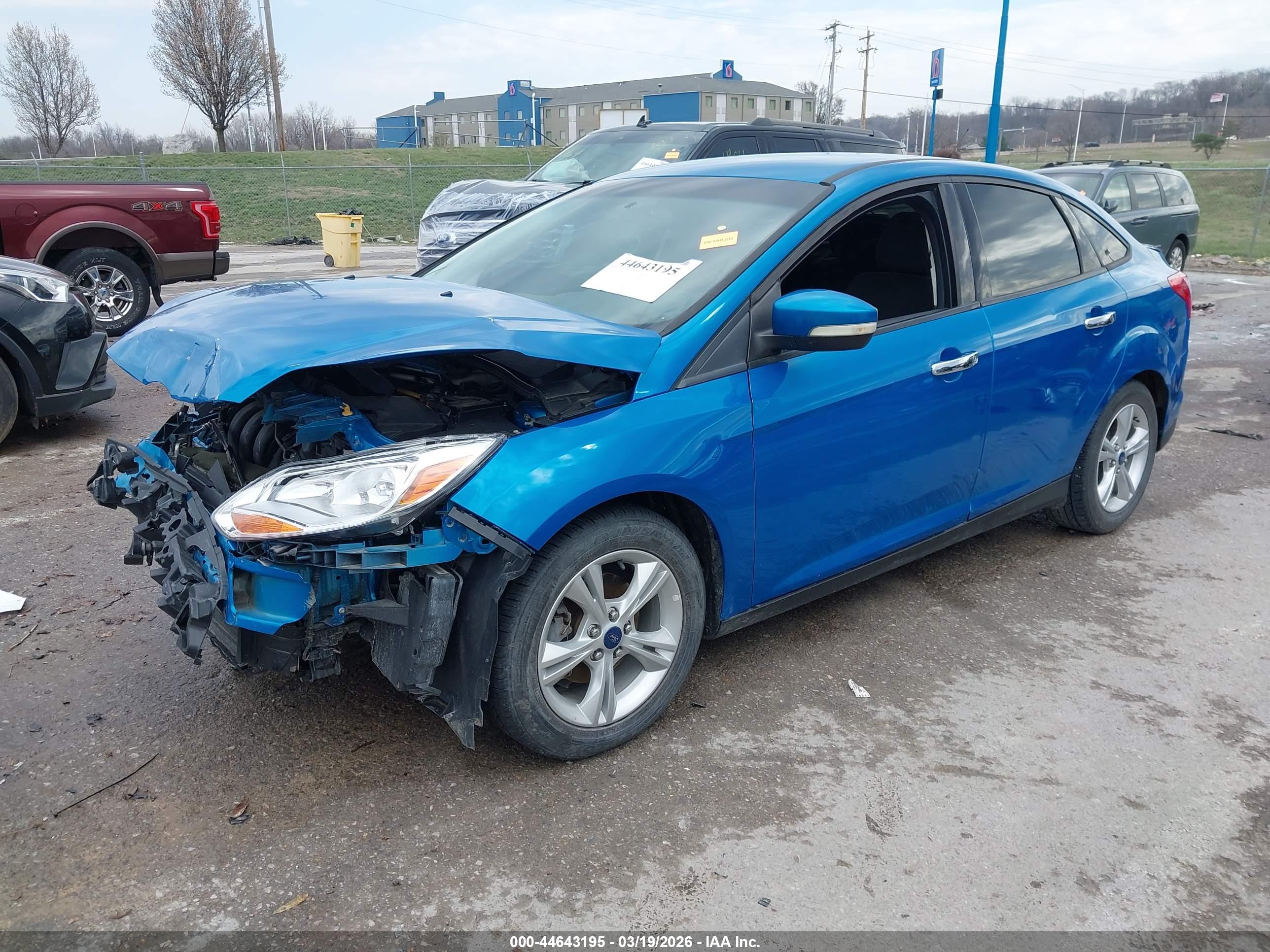 FORD FOCUS image 2
