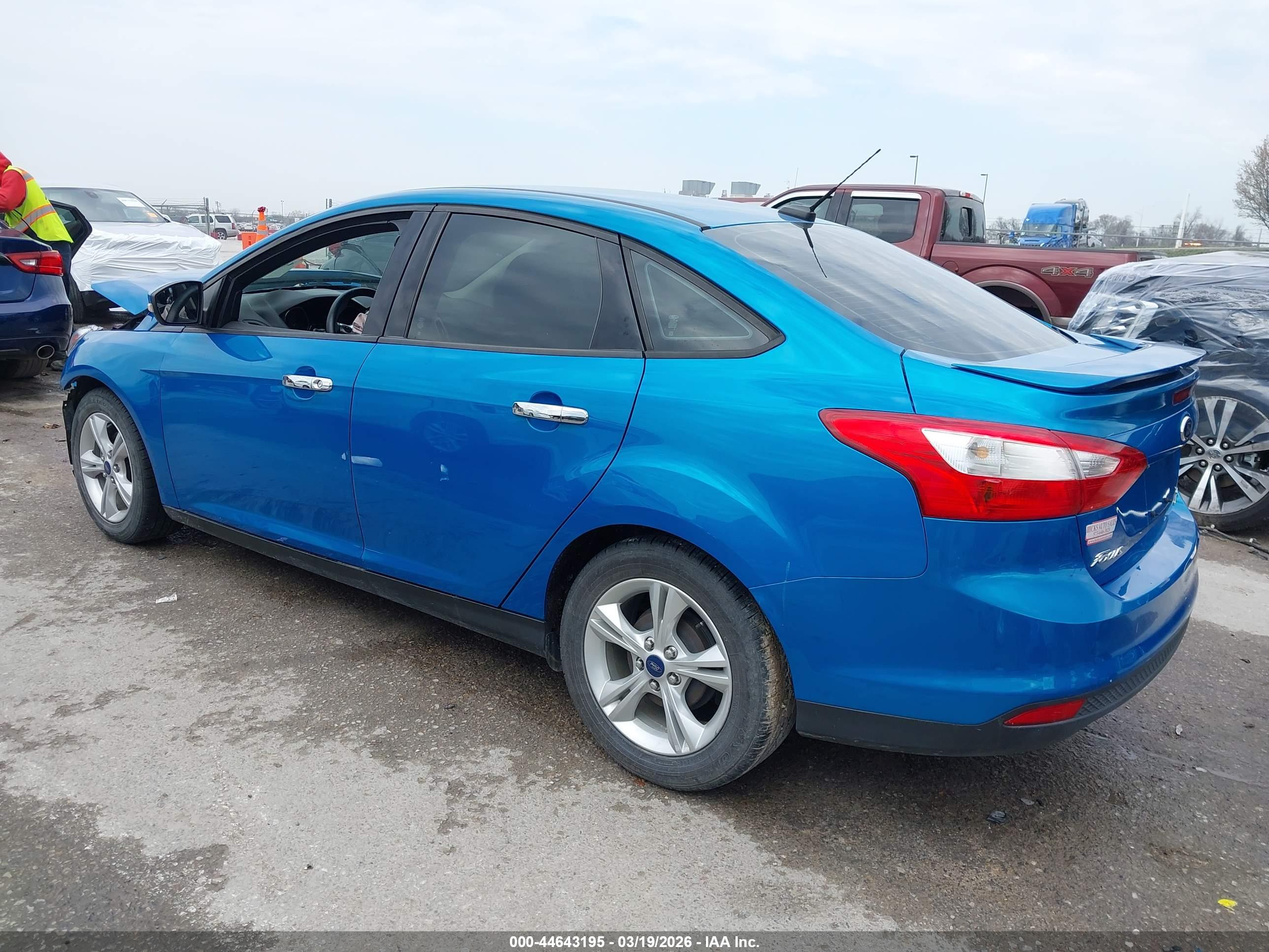 FORD FOCUS image 3