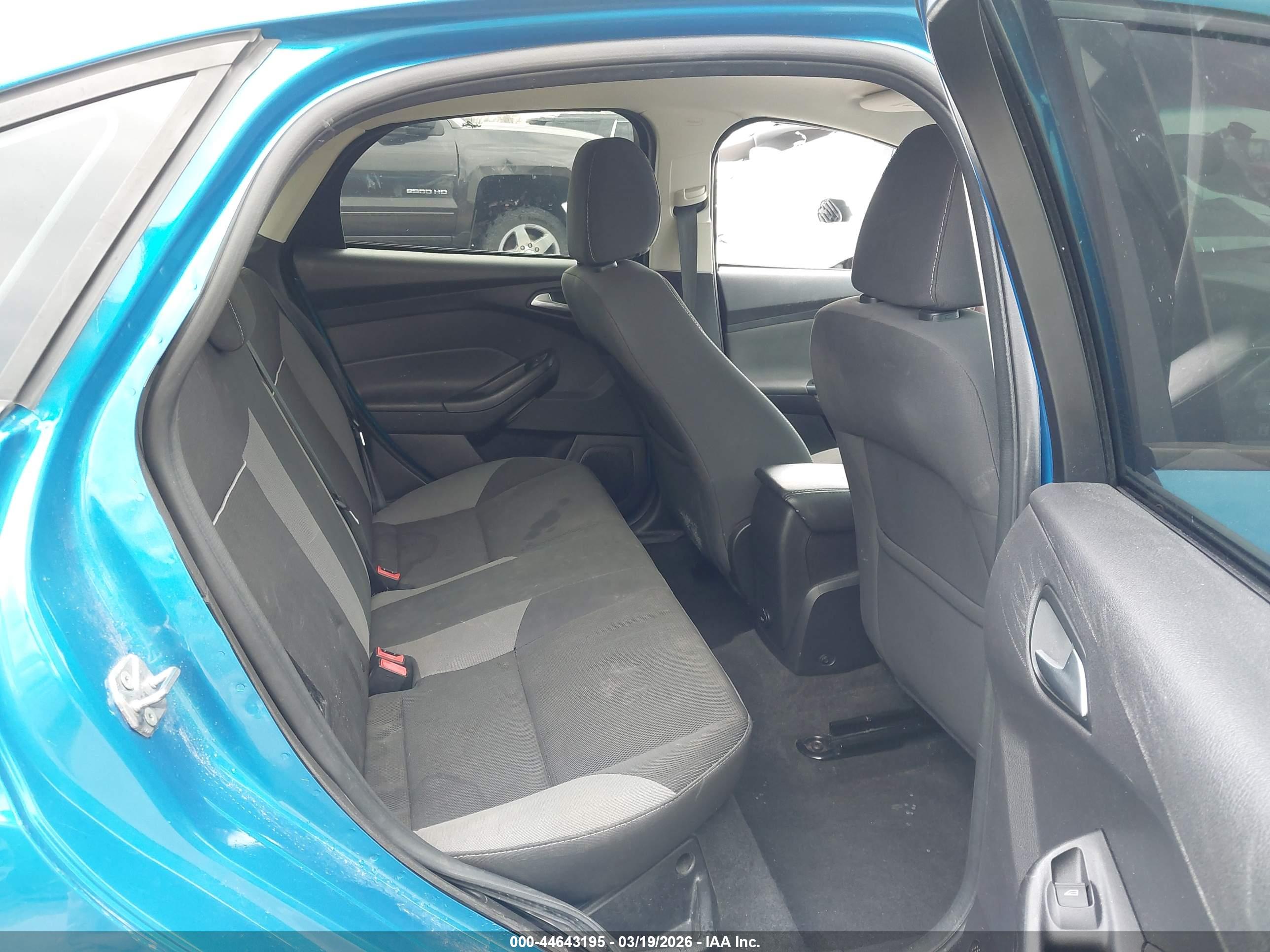 FORD FOCUS image 8