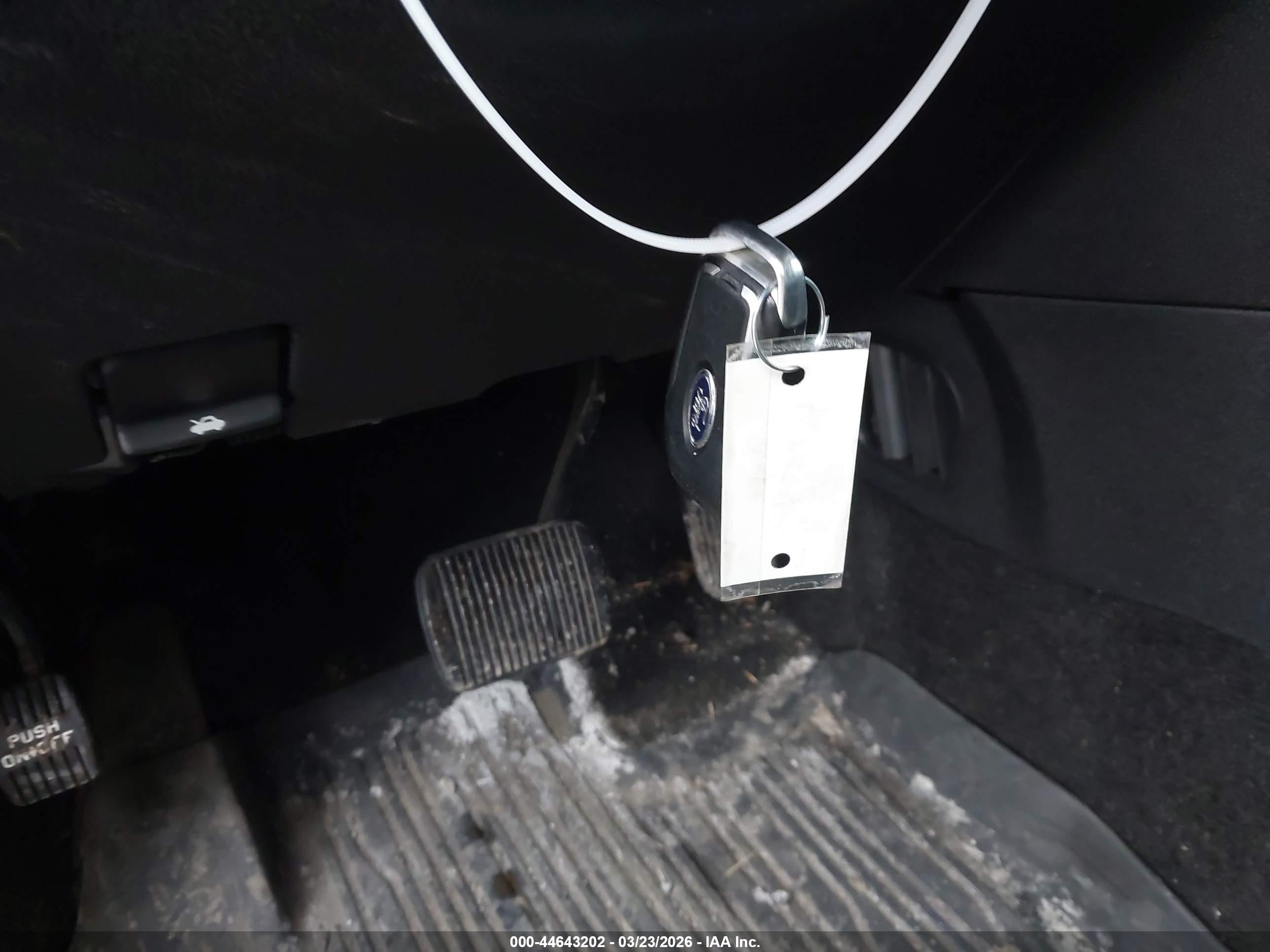 FORD EXPLORER image 11