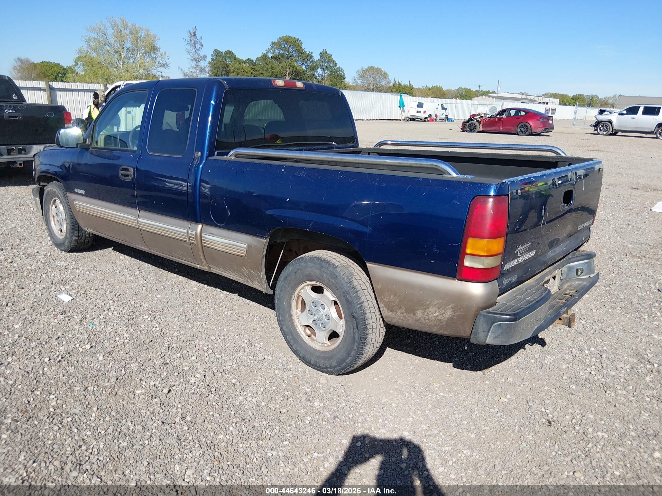 CHEVROLET SILVERADO image 3