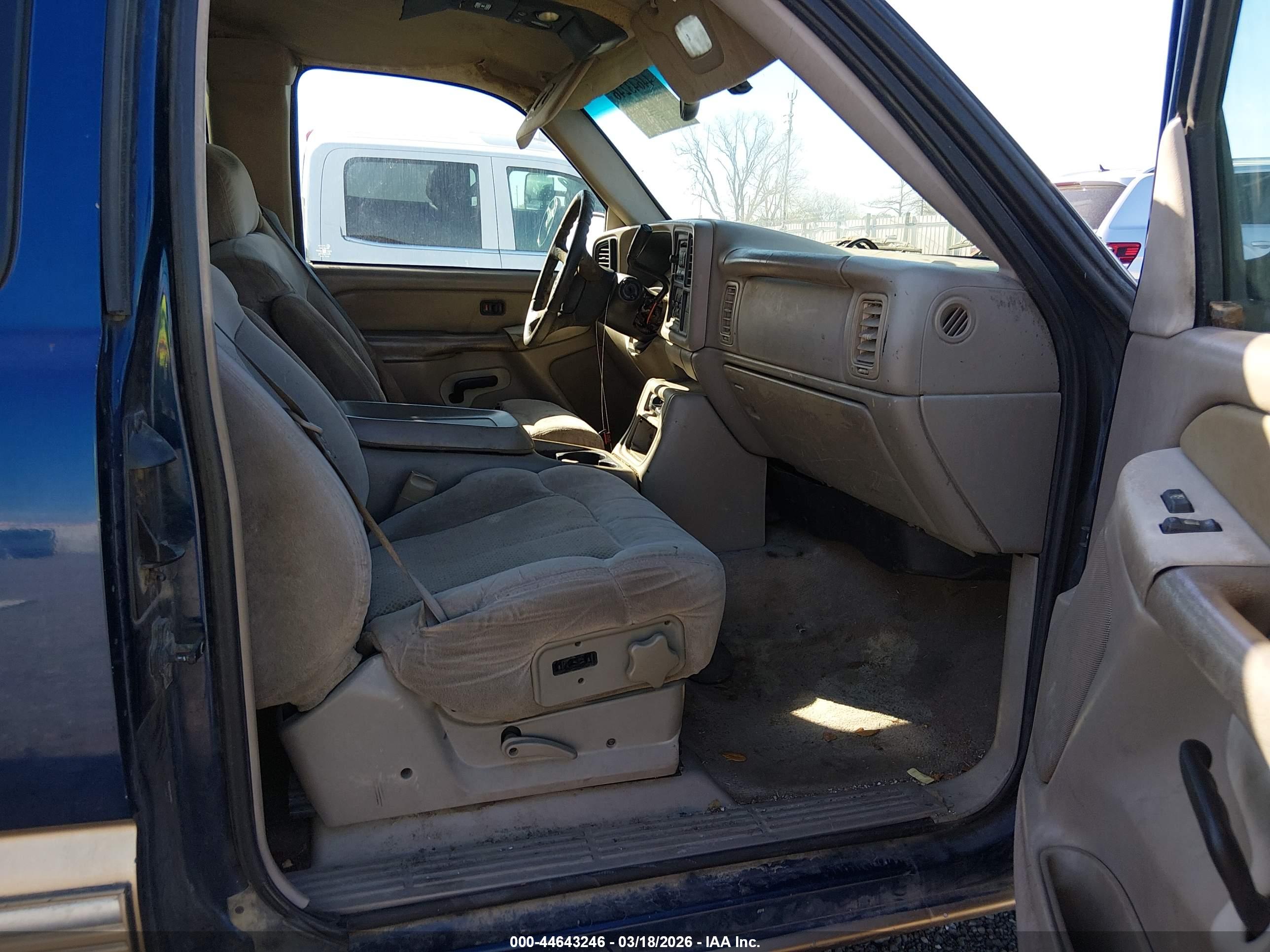 CHEVROLET SILVERADO image 5