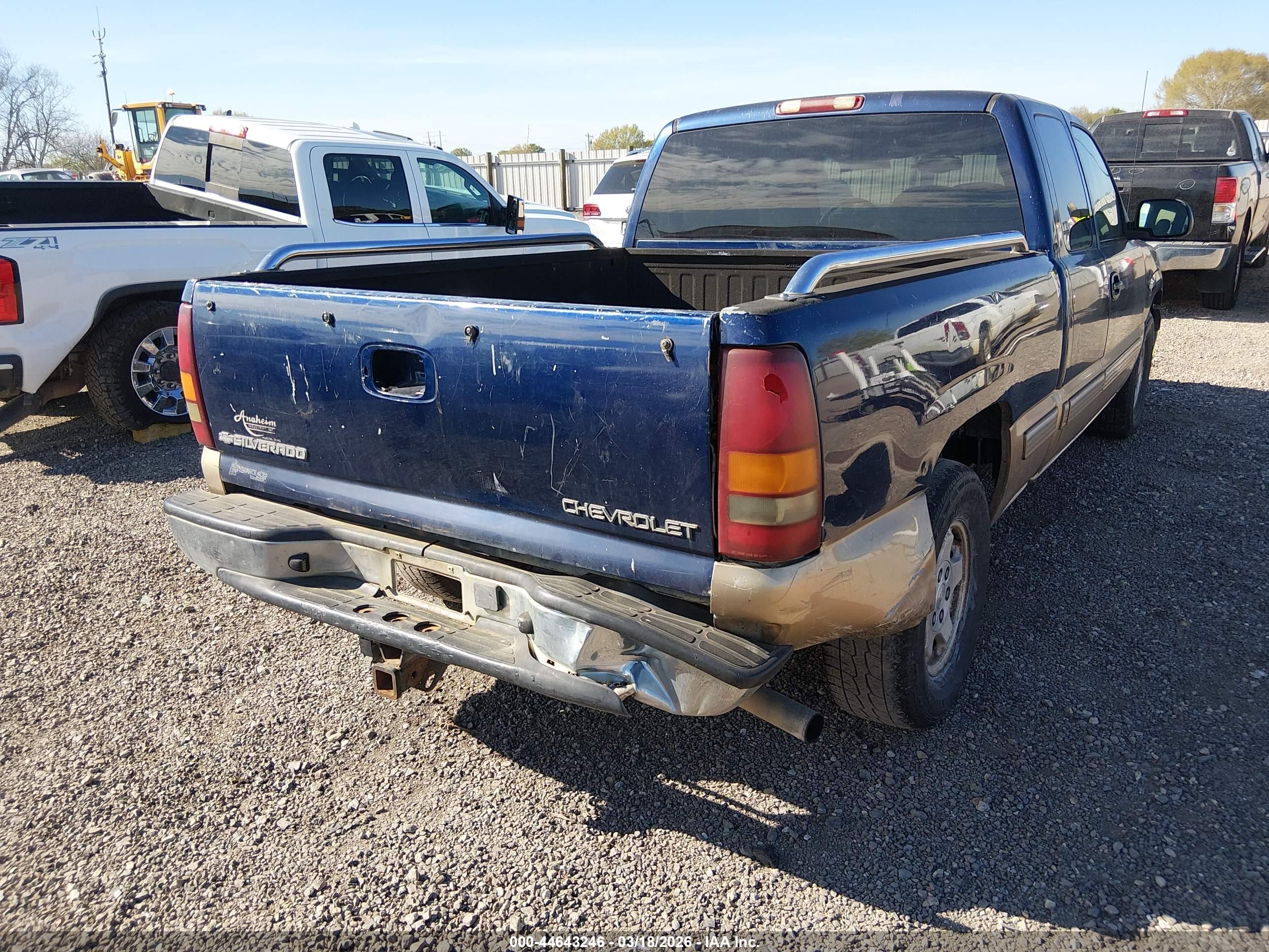 CHEVROLET SILVERADO image 6