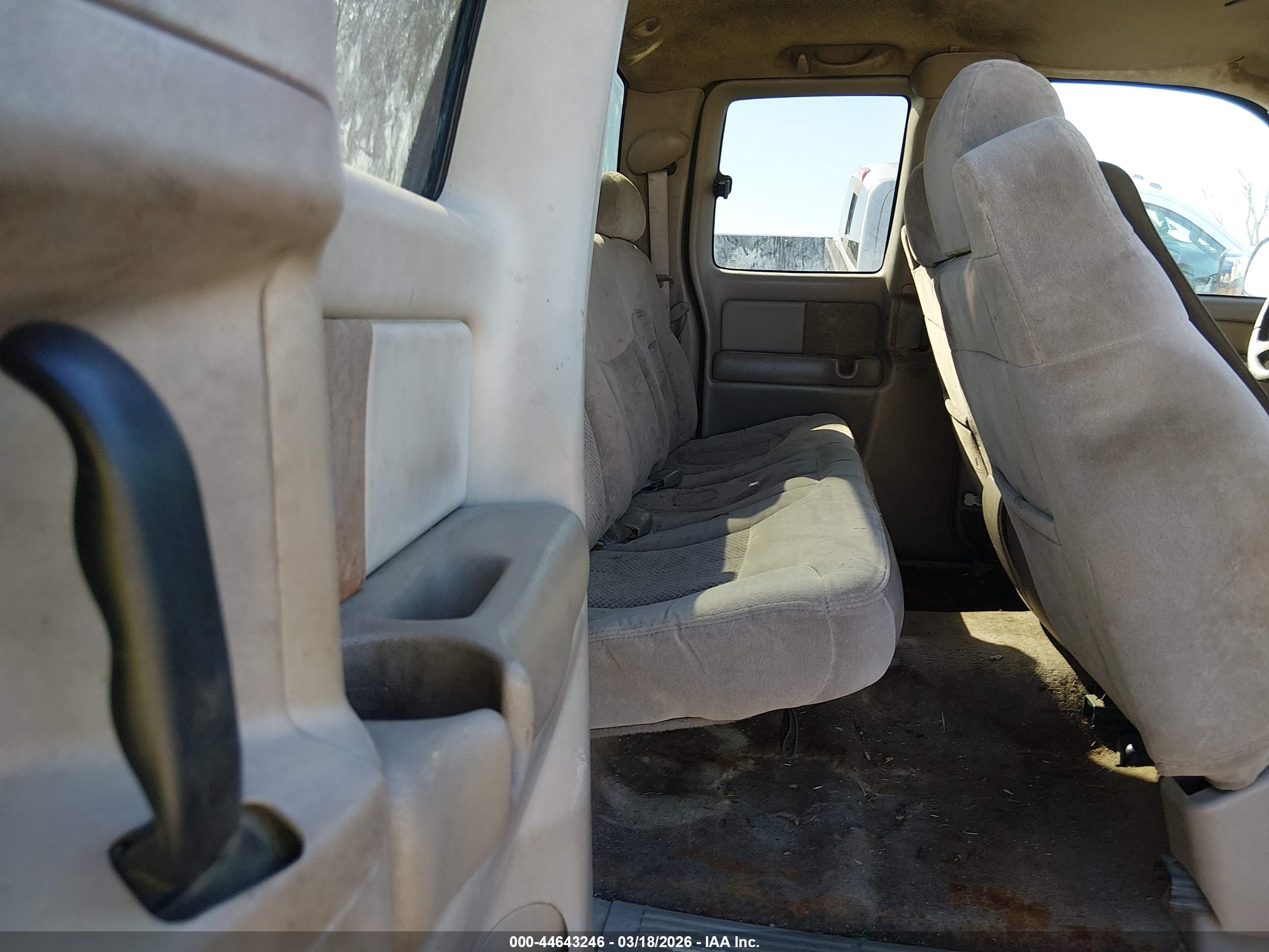 CHEVROLET SILVERADO image 8
