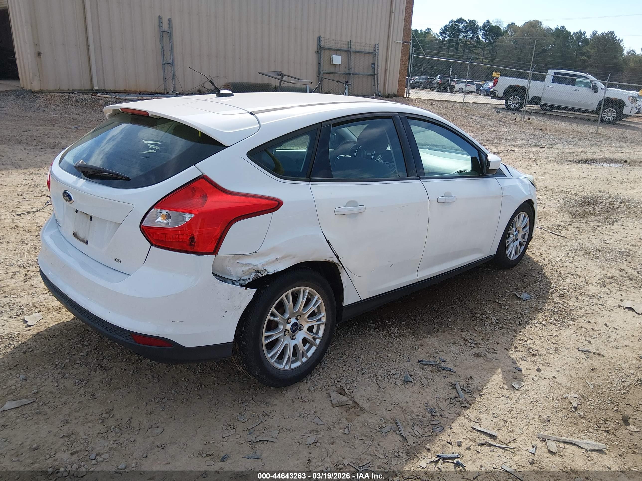 FORD FOCUS image 4