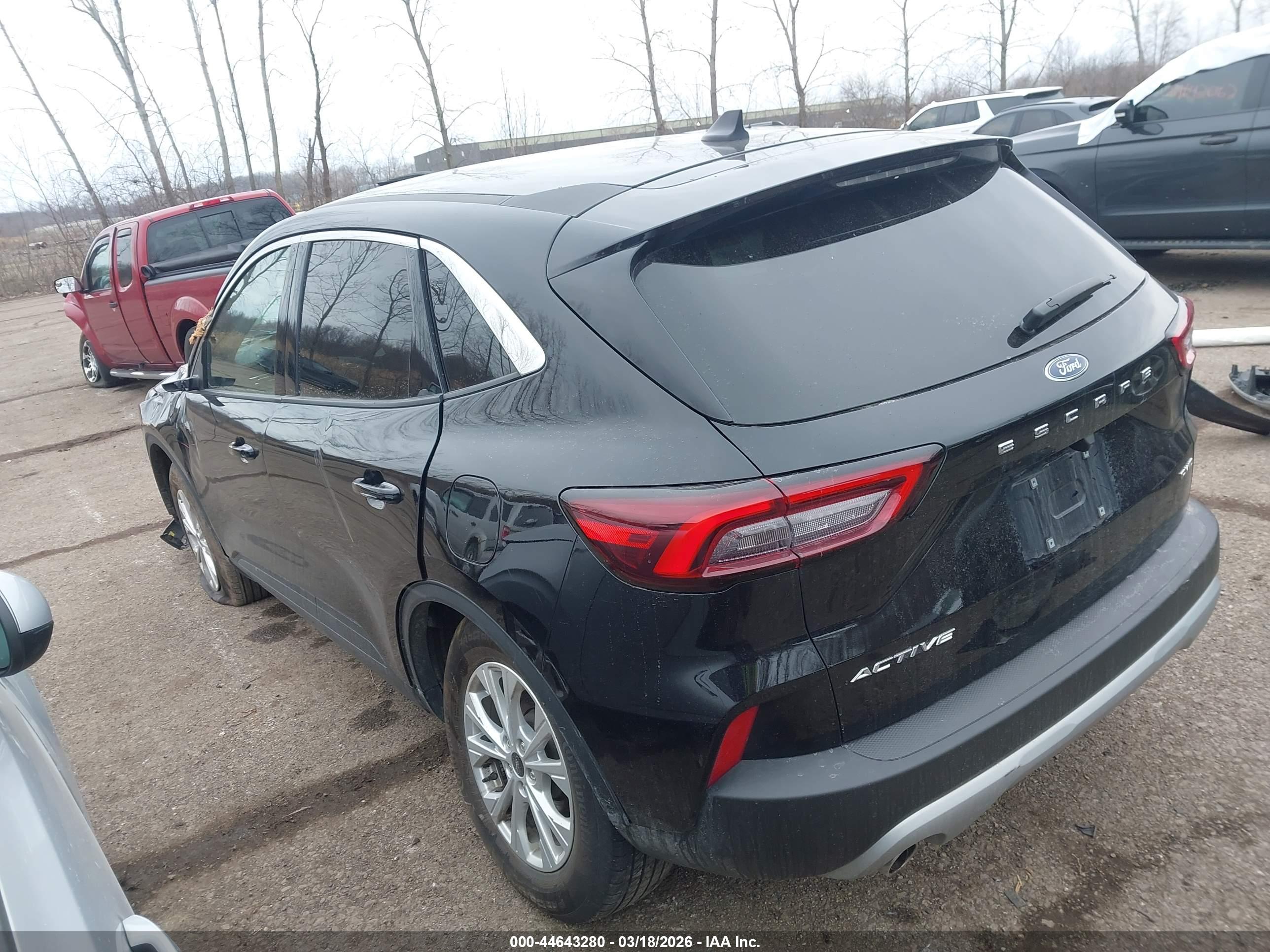 FORD ESCAPE image 3