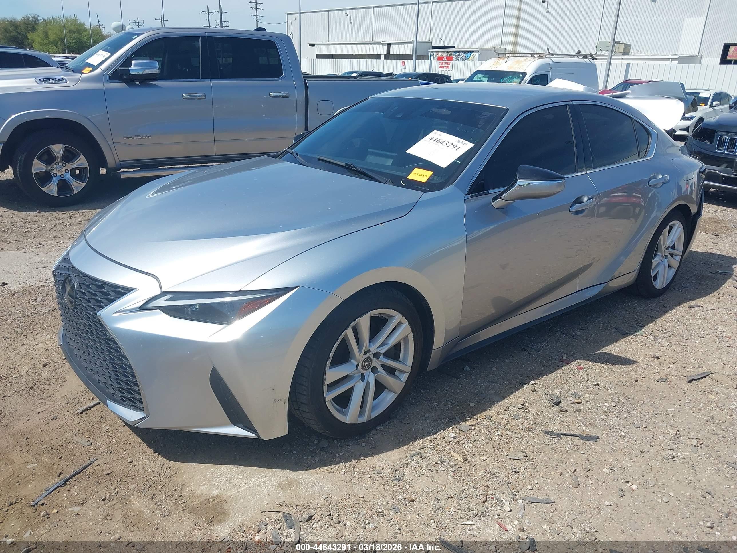 LEXUS IS image 2