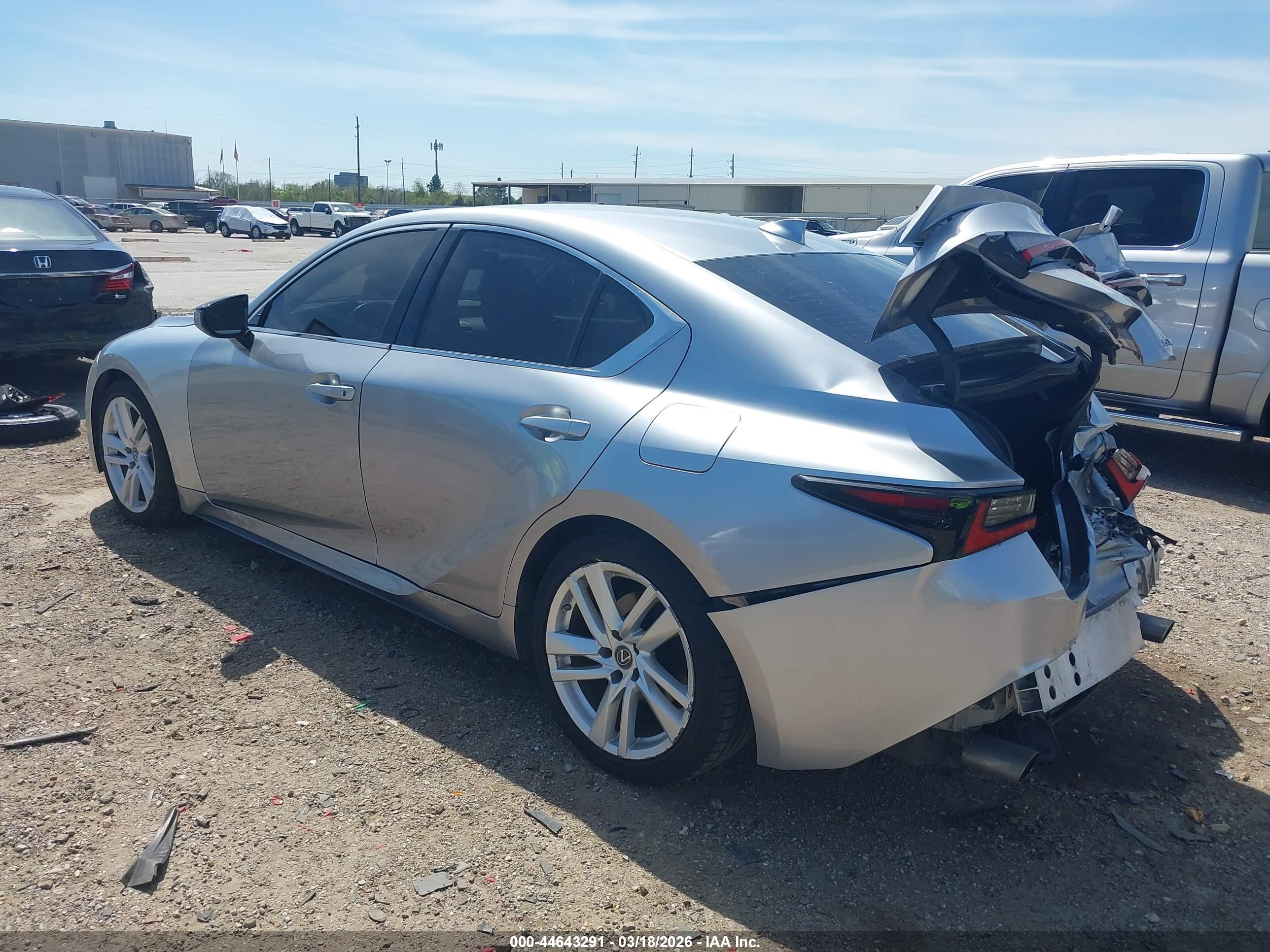 LEXUS IS image 3