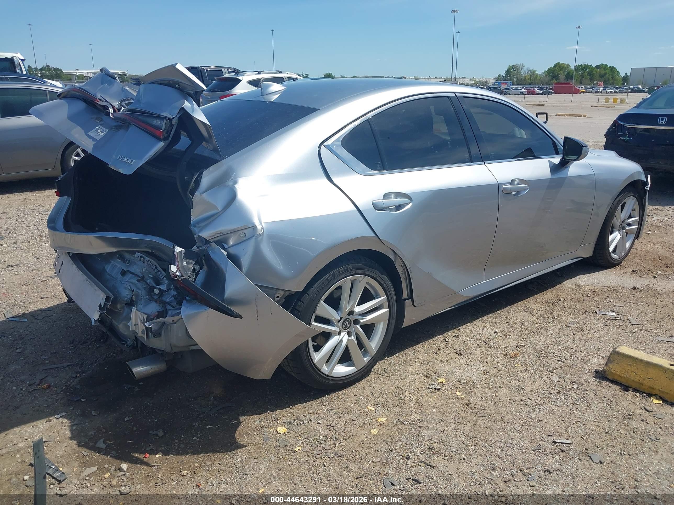 LEXUS IS image 4