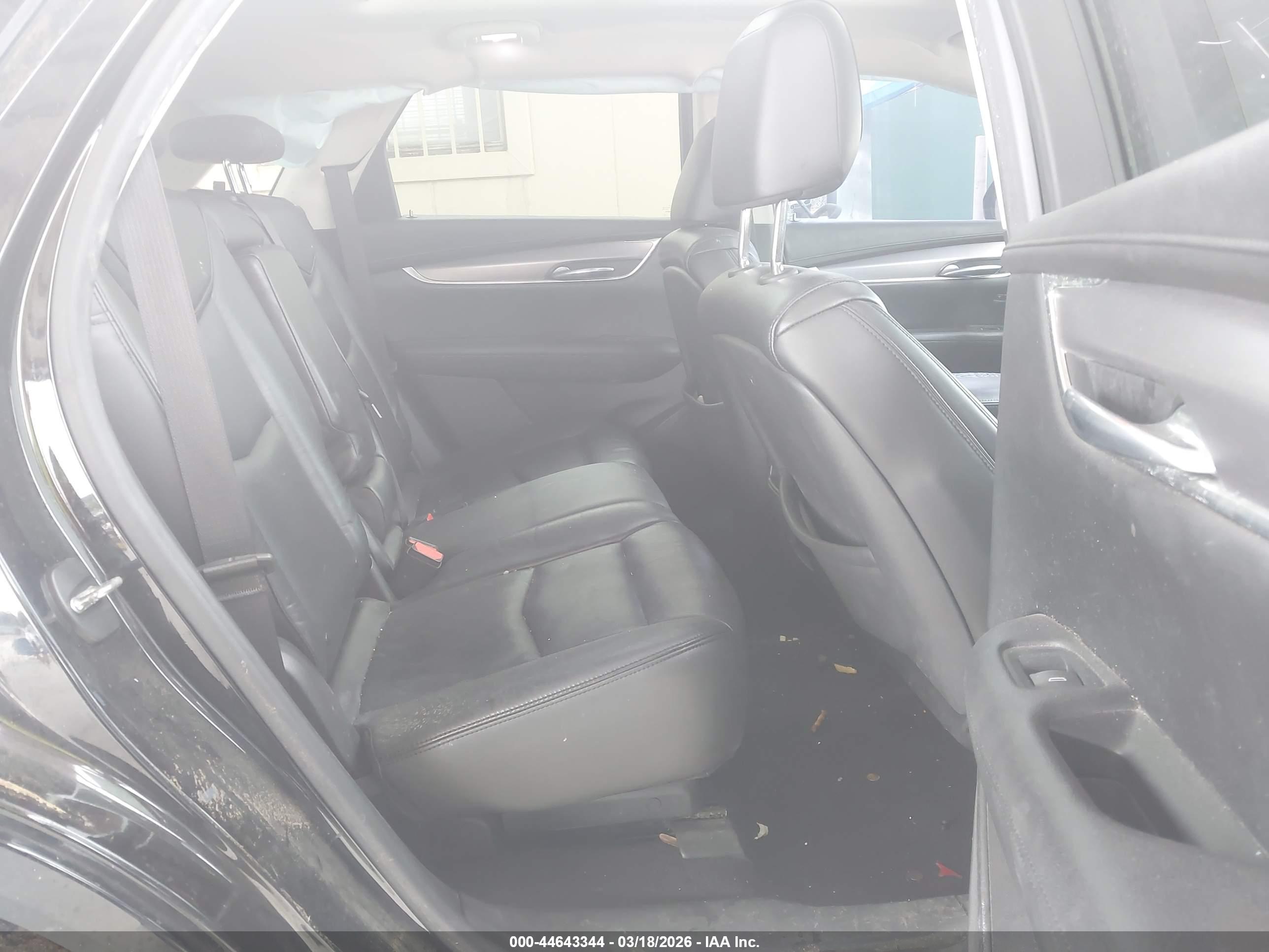 CADILLAC XT5 image 8