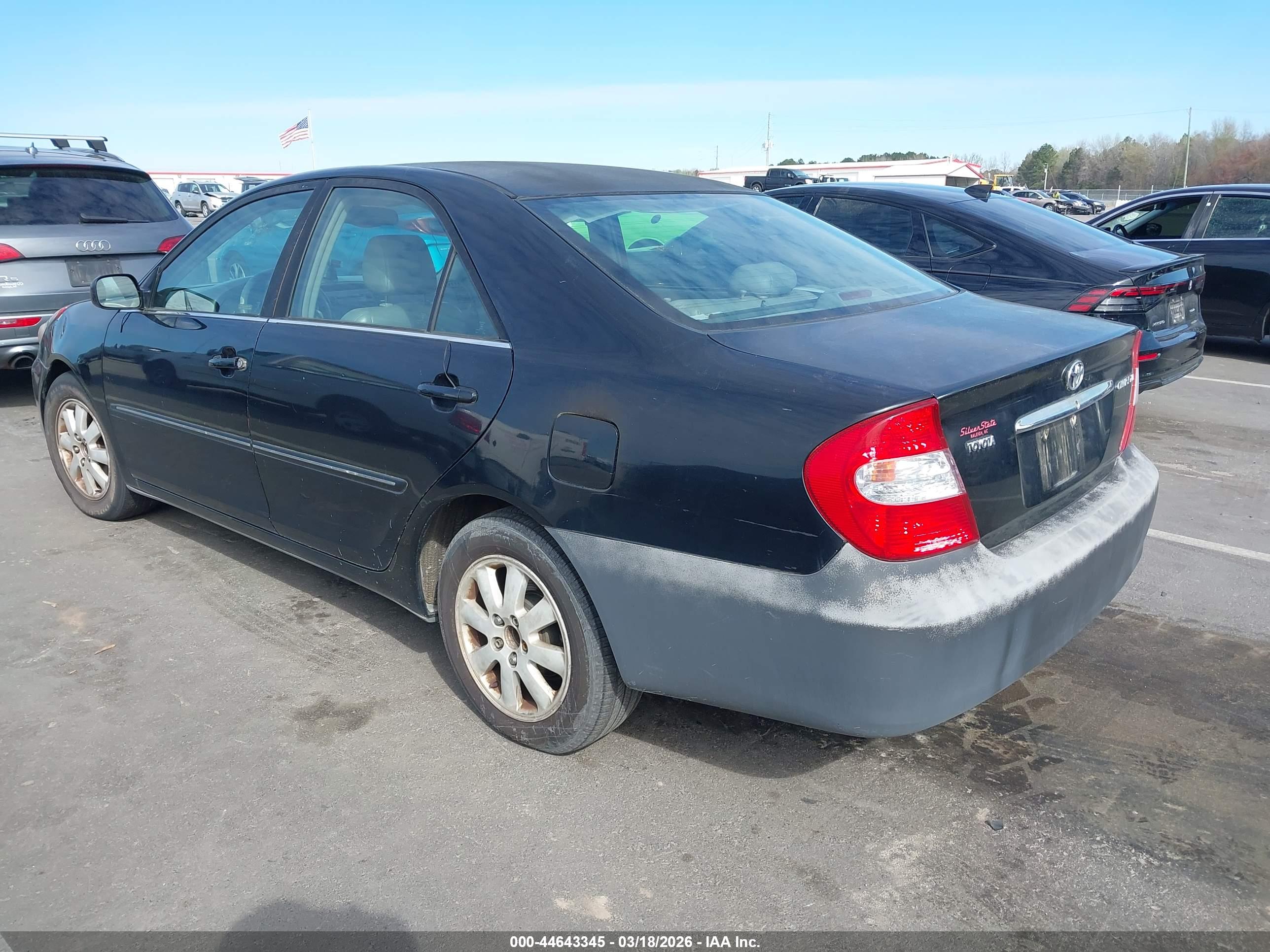 TOYOTA CAMRY image 3