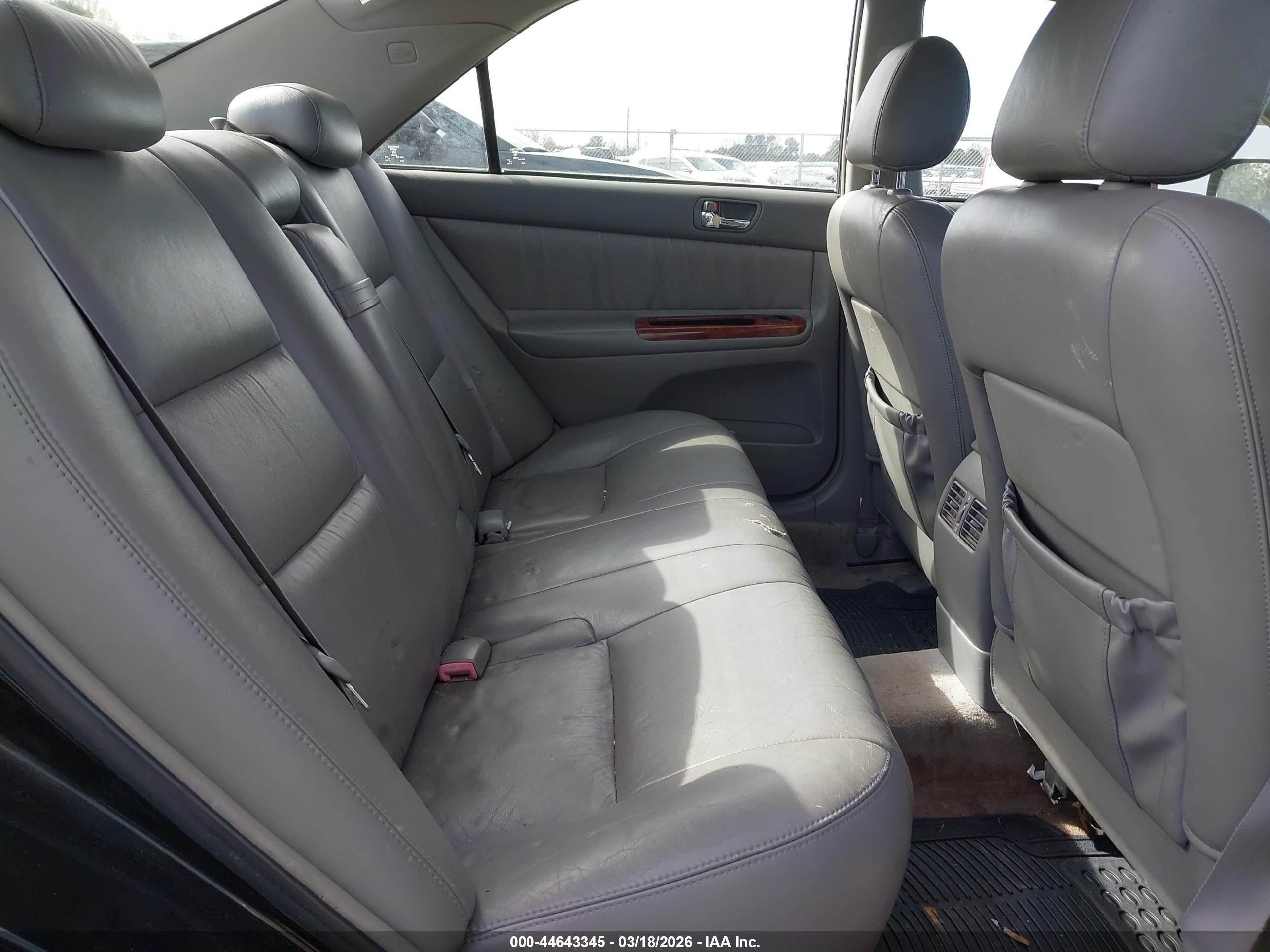 TOYOTA CAMRY image 8