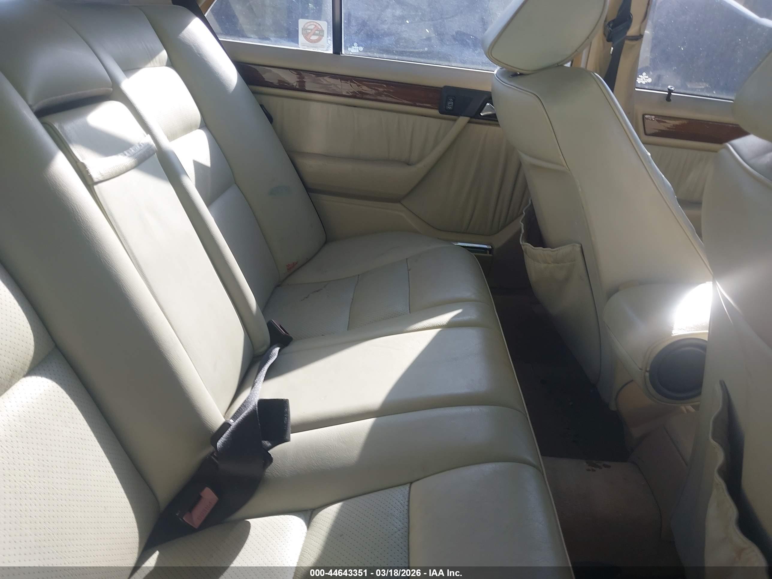 MERCEDES-BENZ 300 image 8