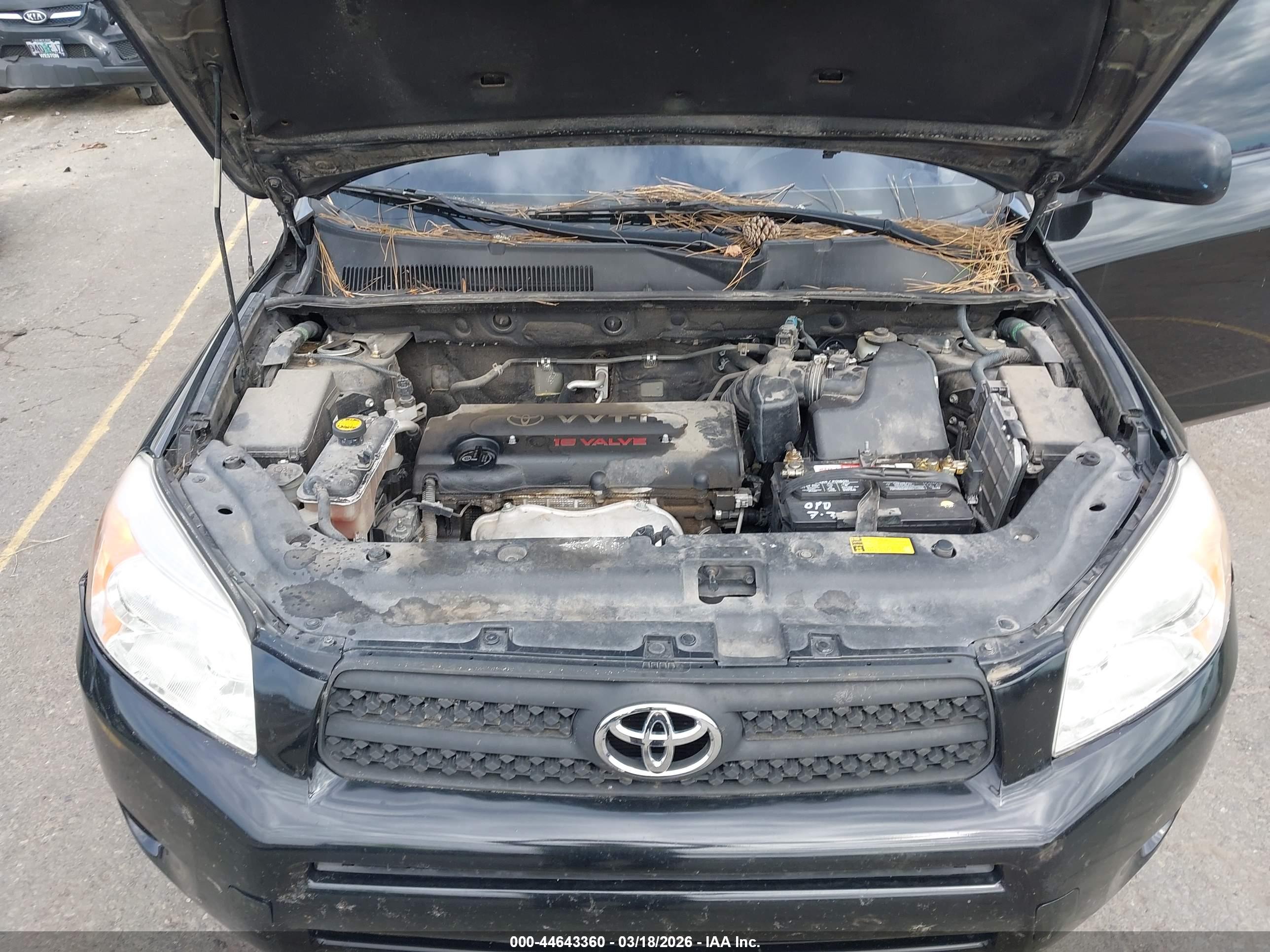 TOYOTA RAV4 image 10