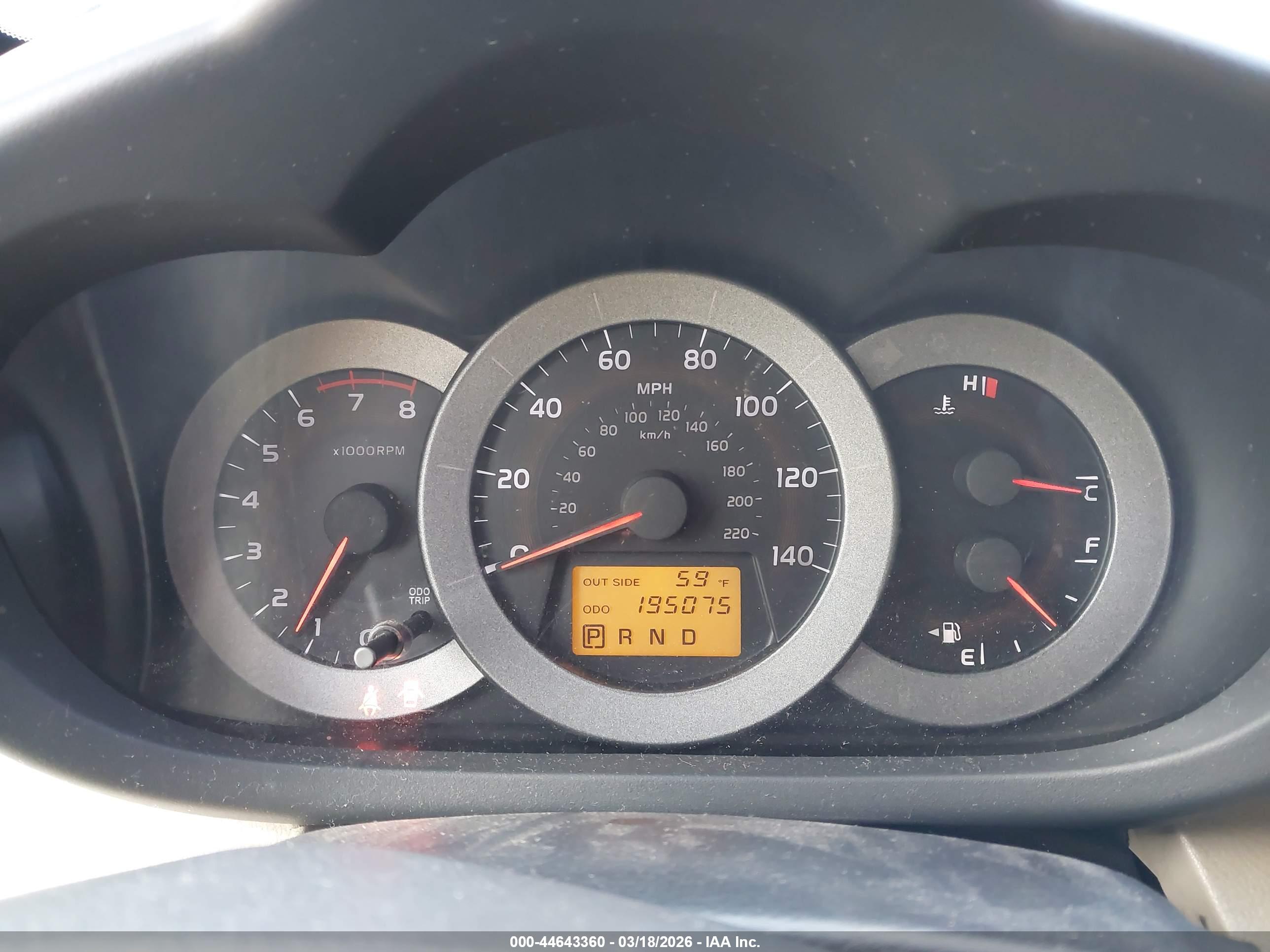 TOYOTA RAV4 image 7