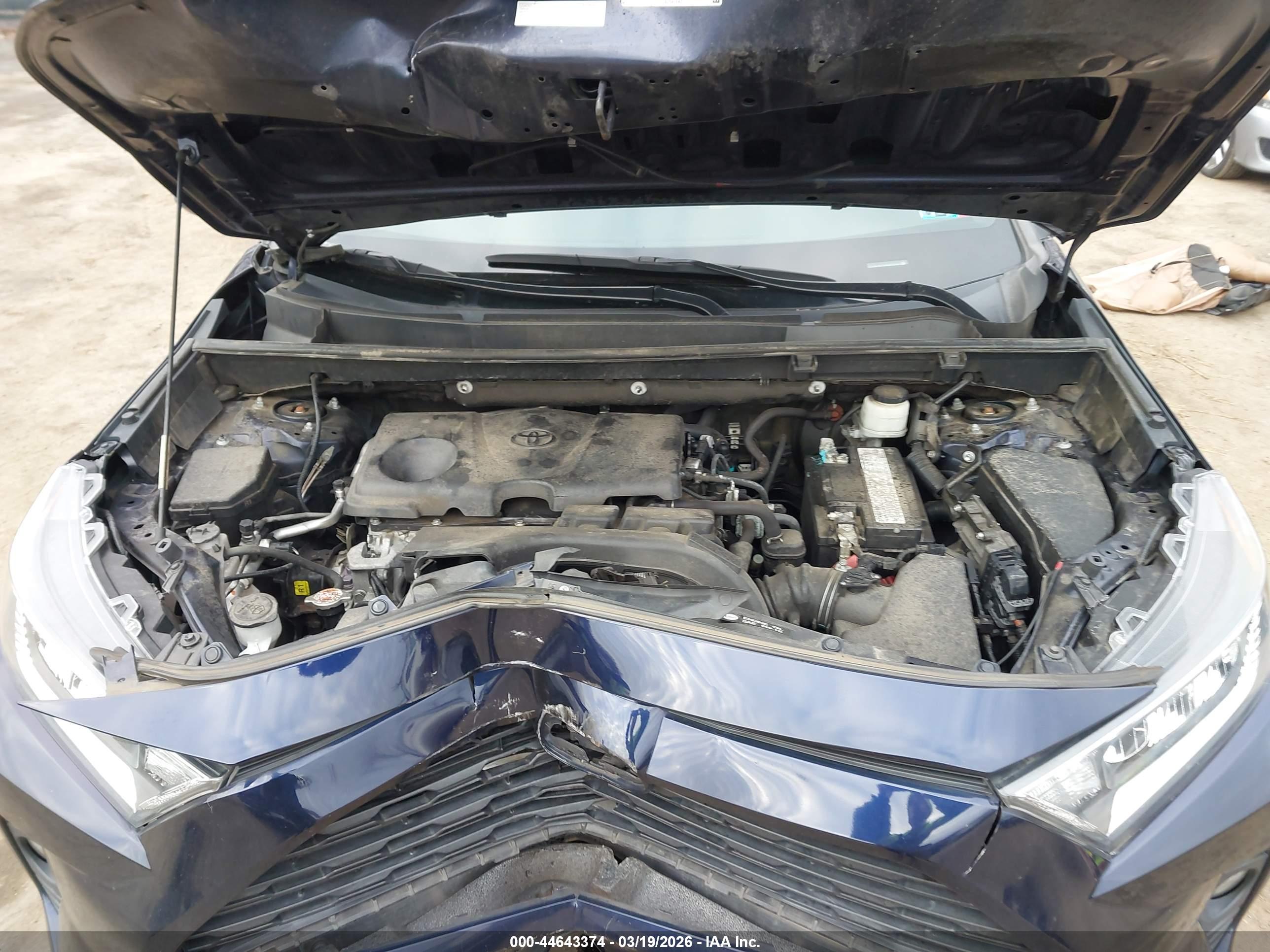 TOYOTA RAV4 image 10