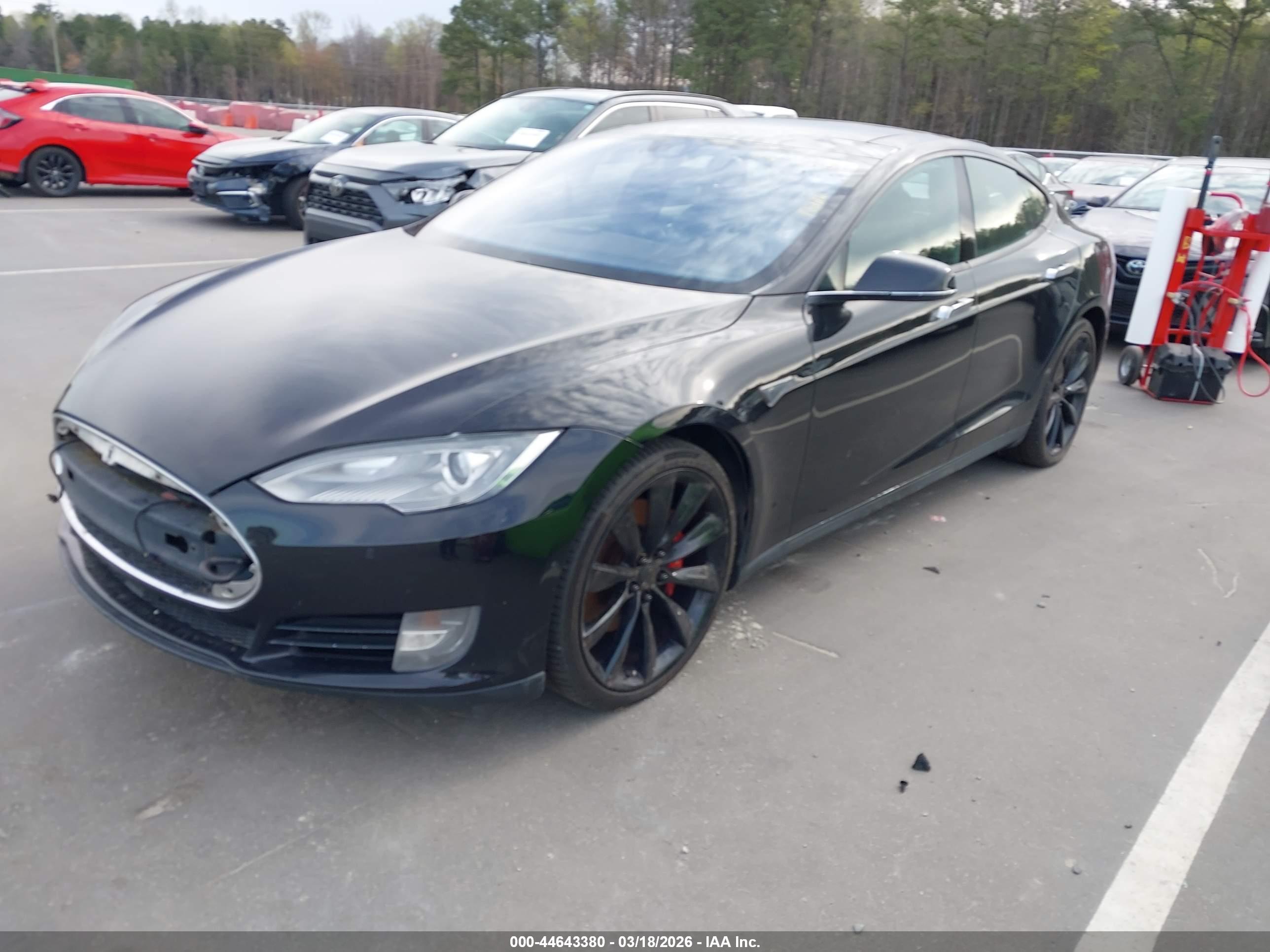 TESLA MODEL image 2