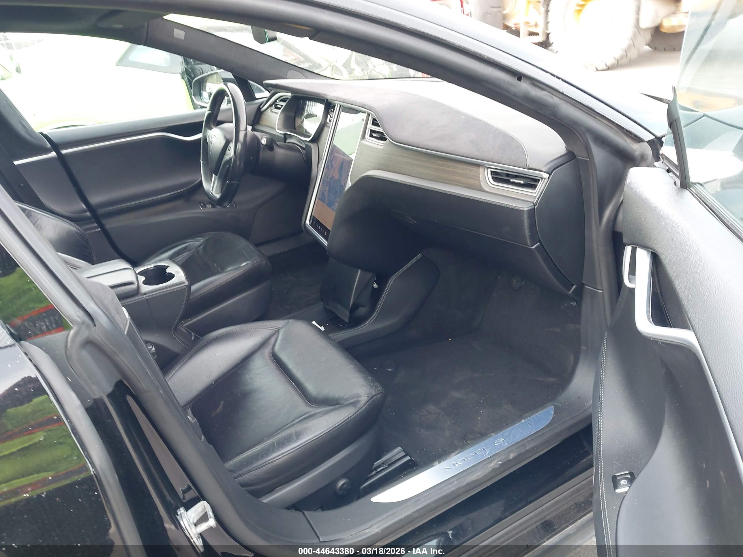 TESLA MODEL image 5
