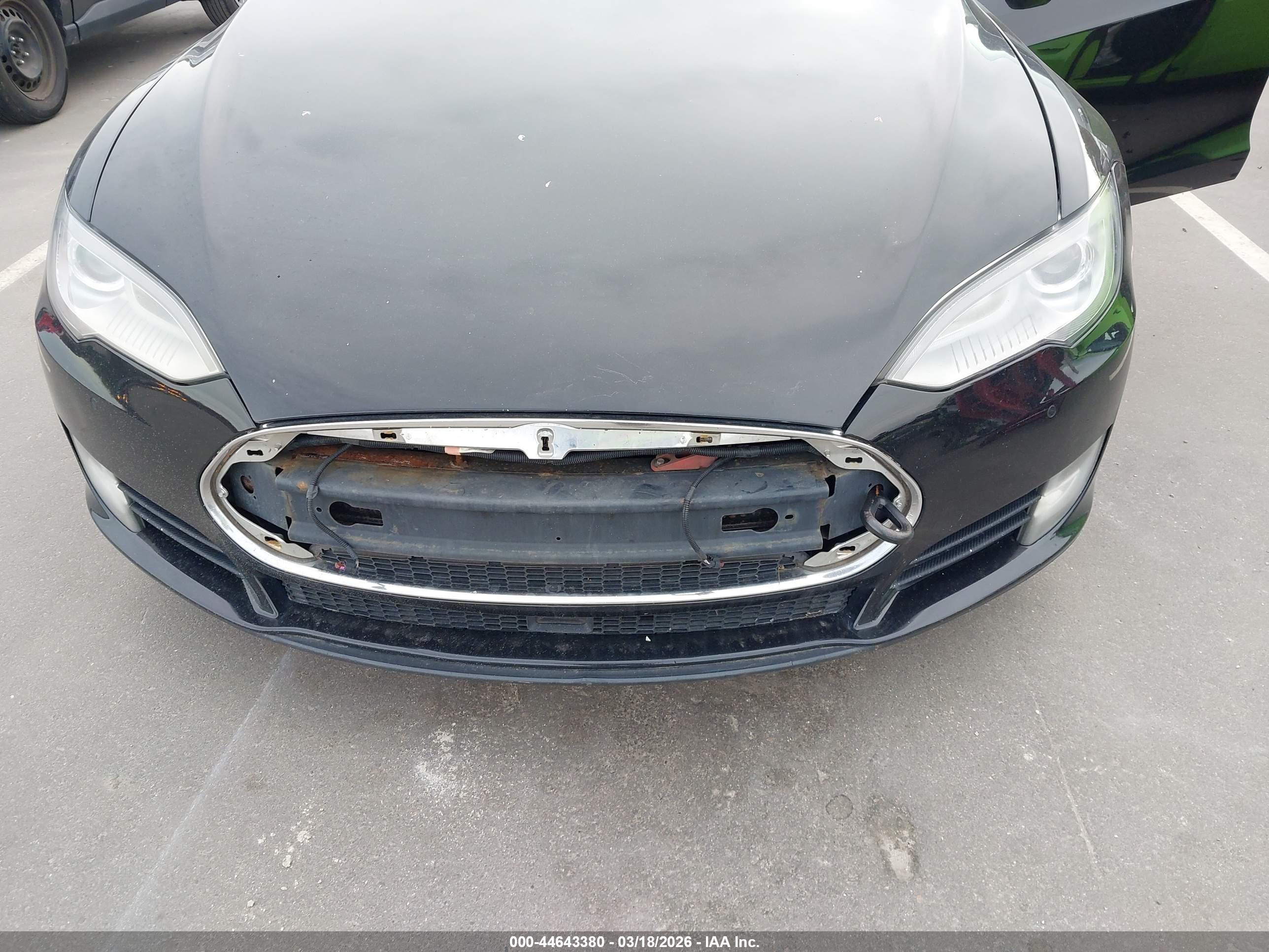 TESLA MODEL image 6