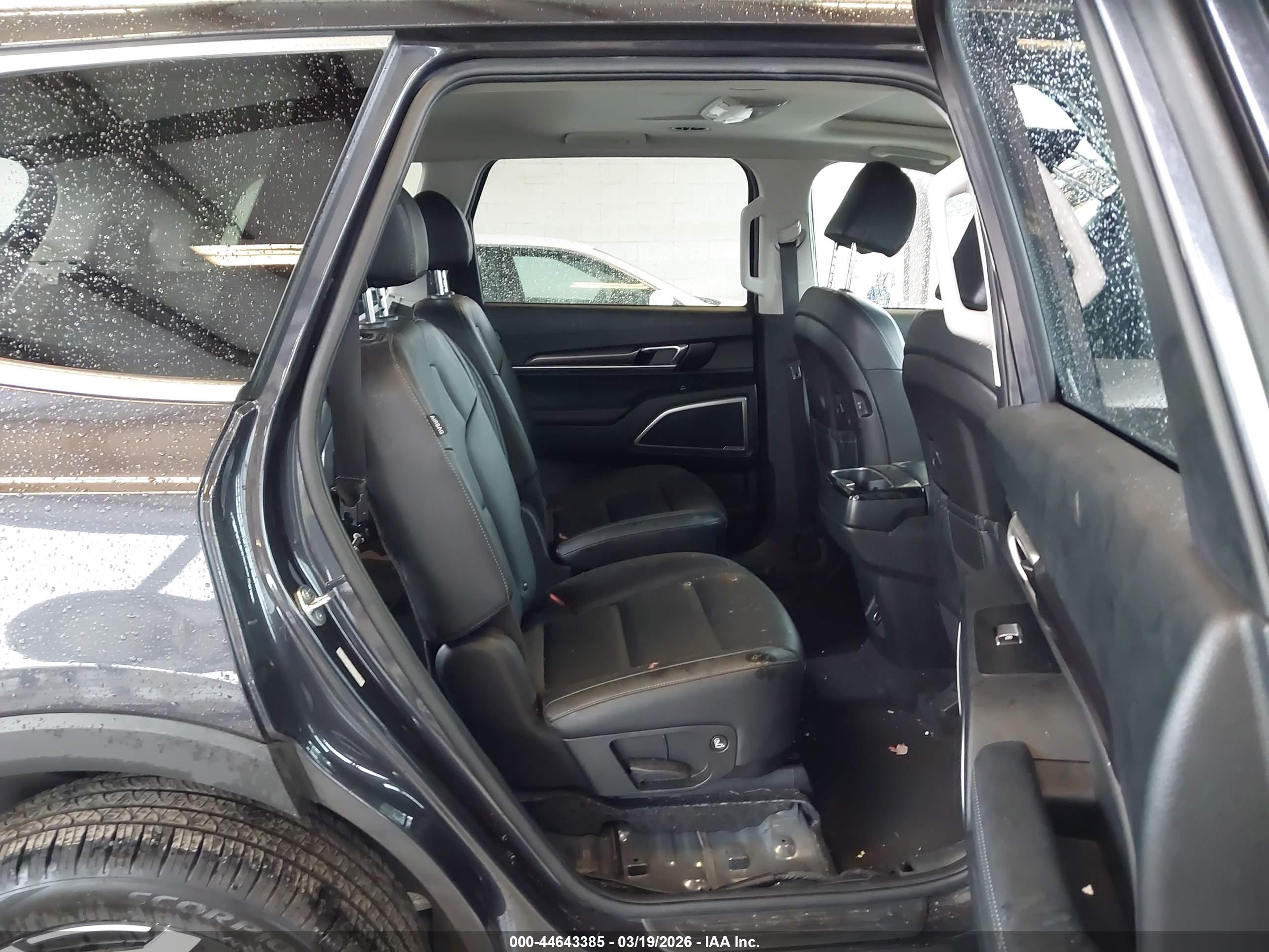 KIA TELLURIDE image 8