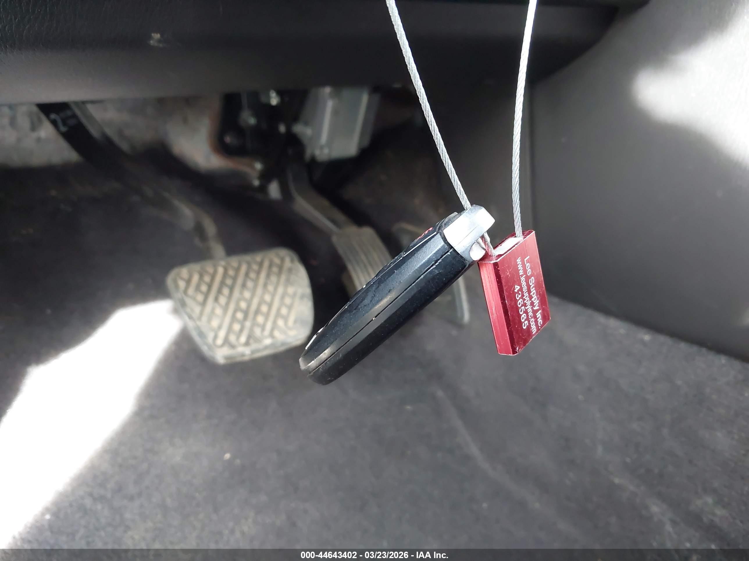 INFINITI QX56 image 11