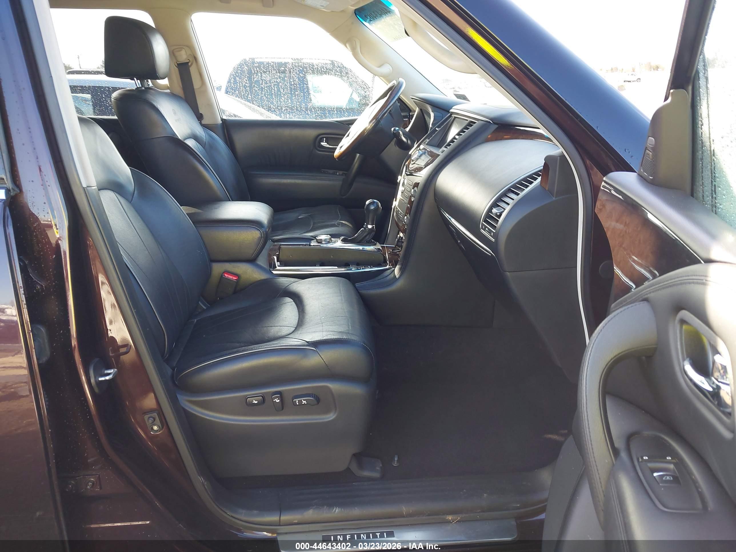 INFINITI QX56 image 5