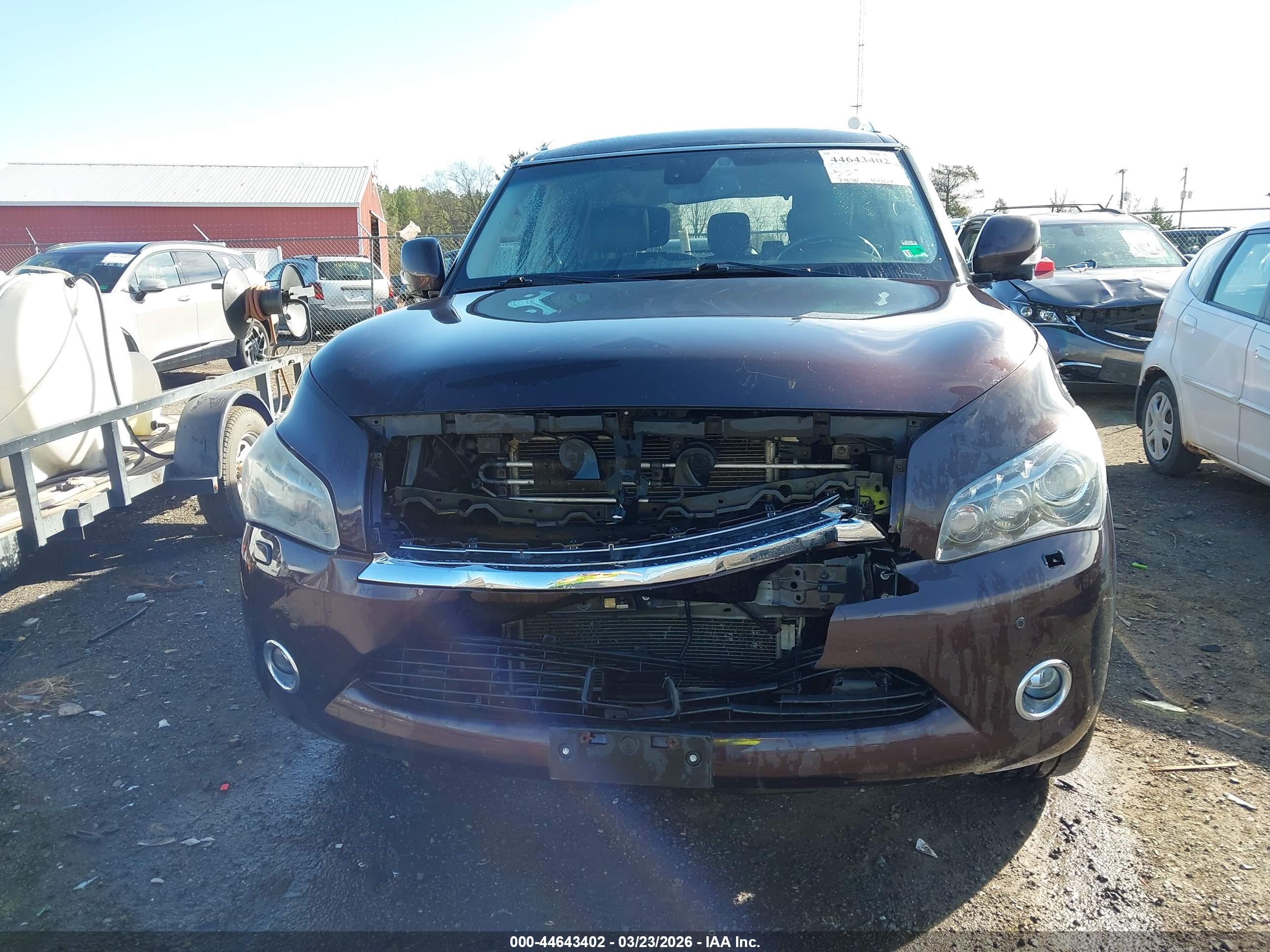 INFINITI QX56 image 6