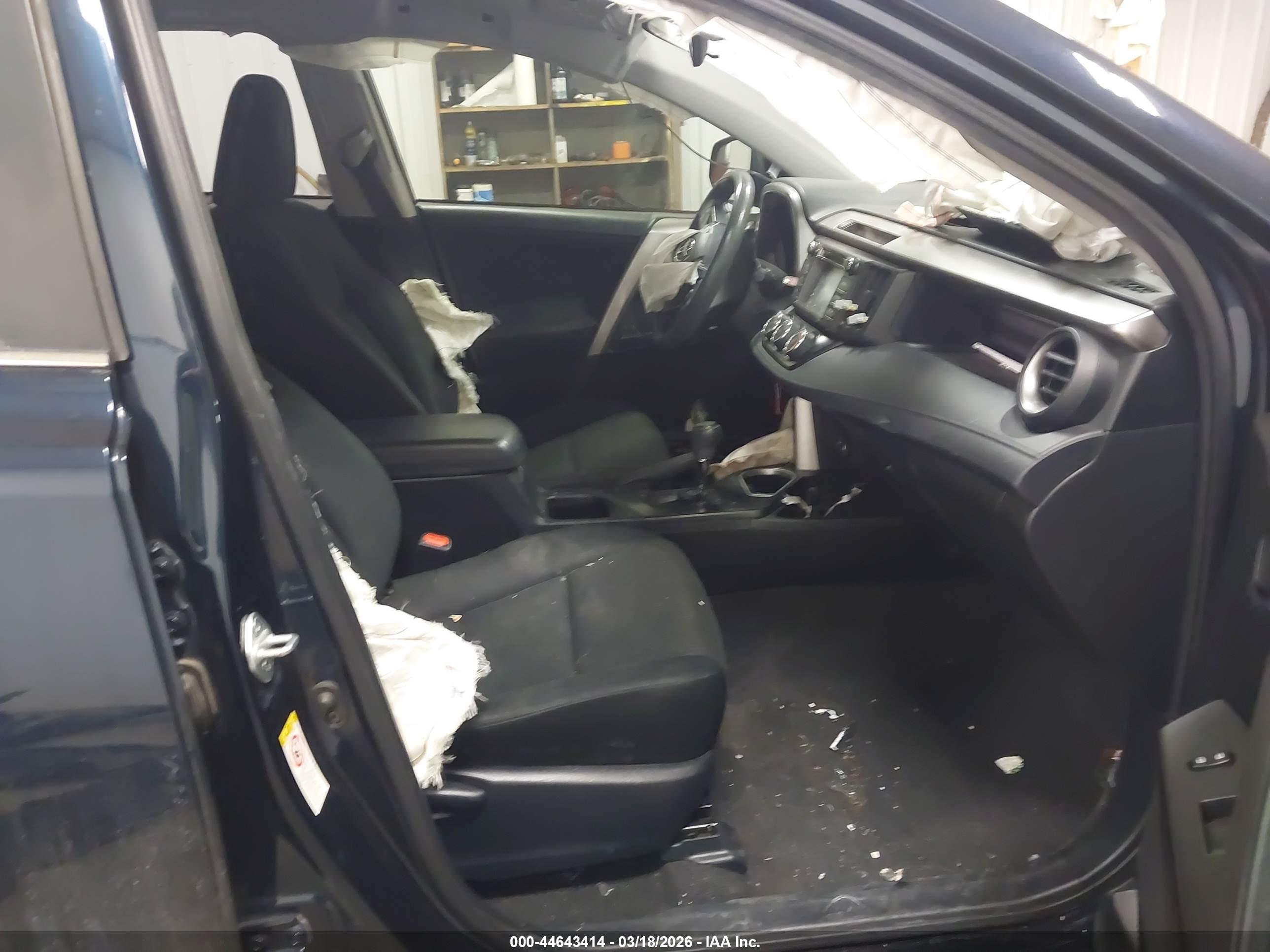 TOYOTA RAV4 image 5