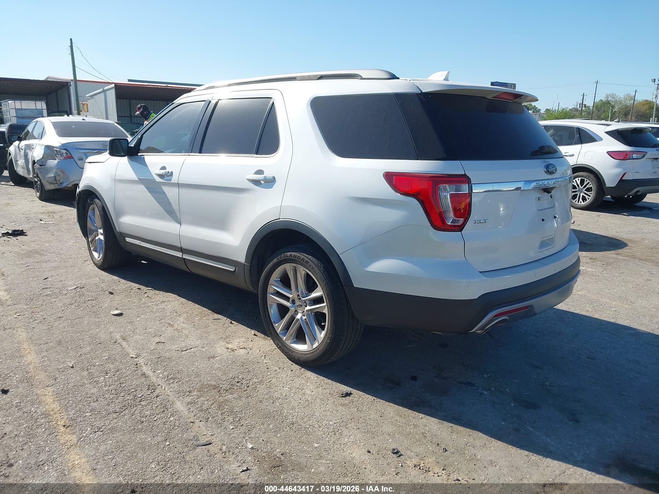 FORD EXPLORER image 3