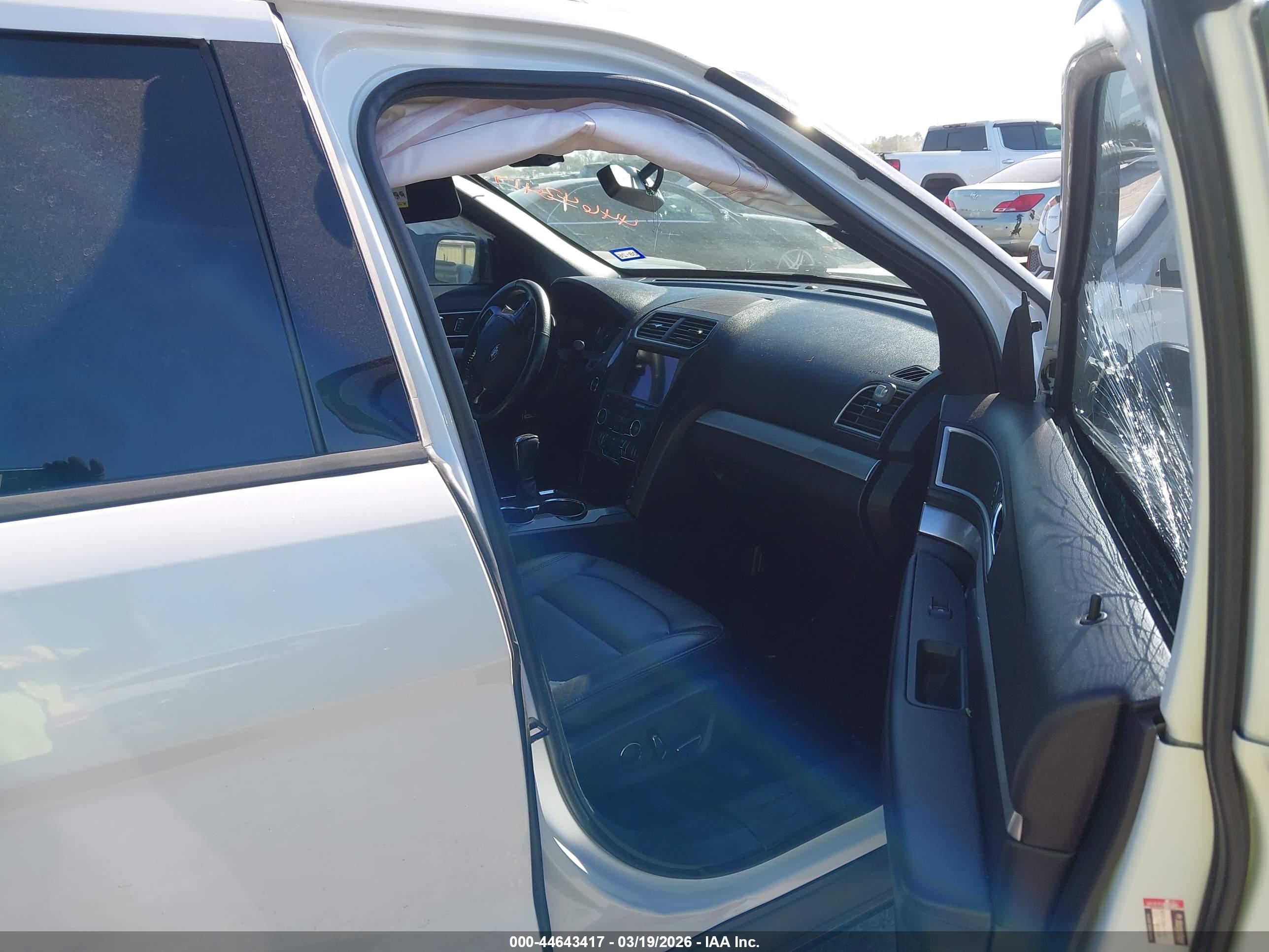 FORD EXPLORER image 5