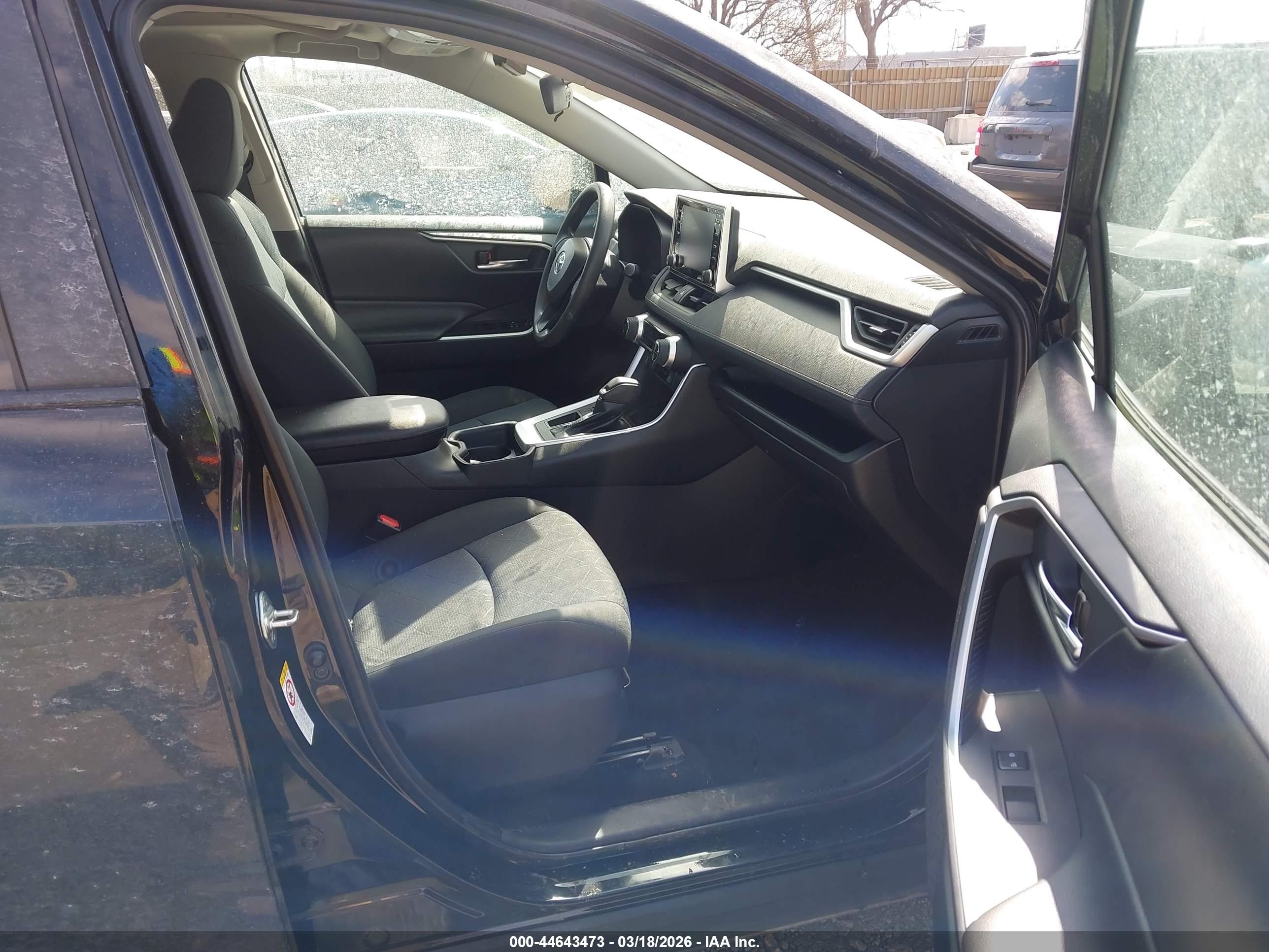 TOYOTA RAV4 image 5