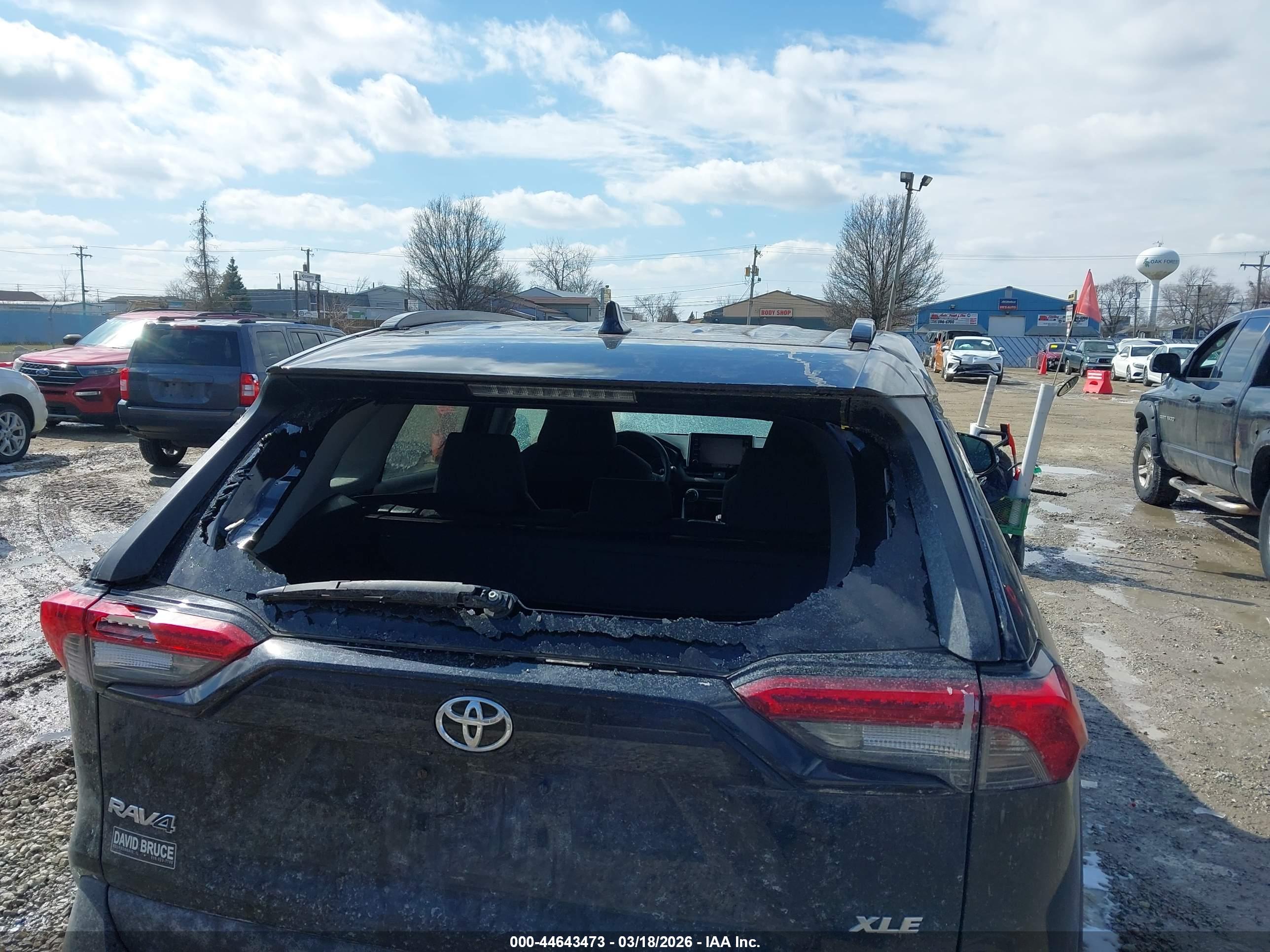 TOYOTA RAV4 image 6