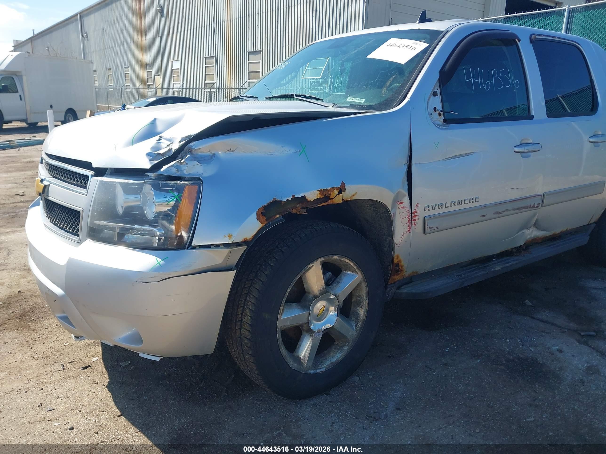 CHEVROLET AVALANCHE image 6