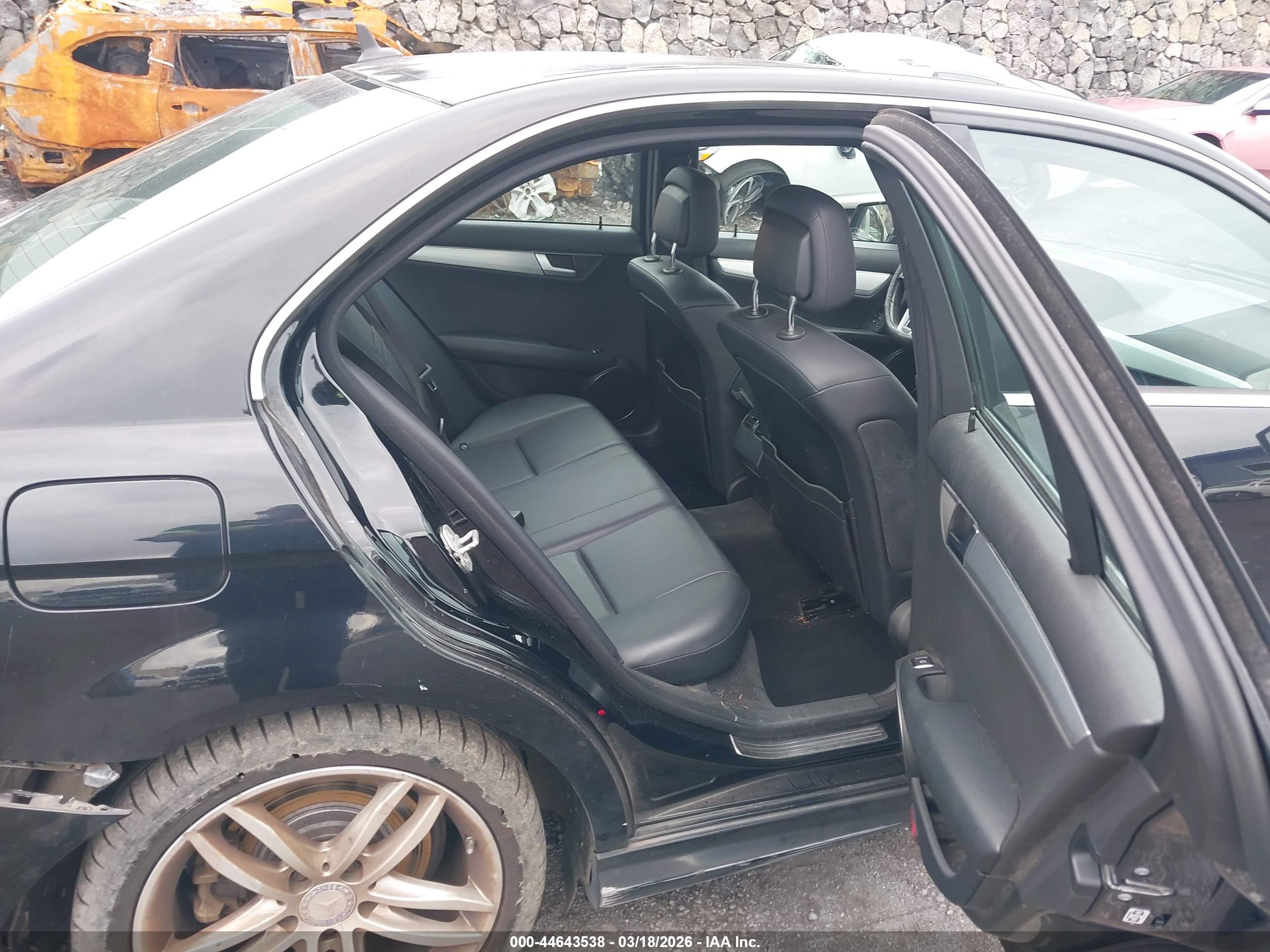 MERCEDES-BENZ C image 8